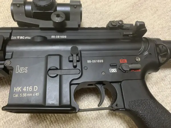 東京マルイ　次世代電動ガン　HK416D DEVGRU レシーバーの左側面。