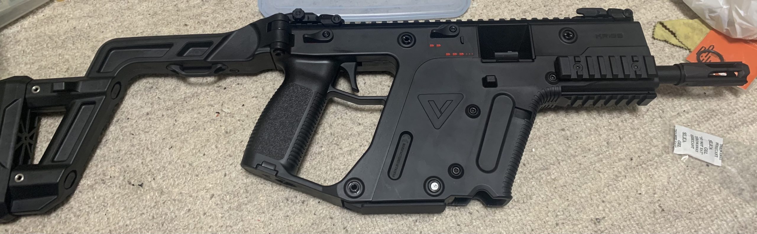 KRYTAC KRISS VECTOR 右側面
