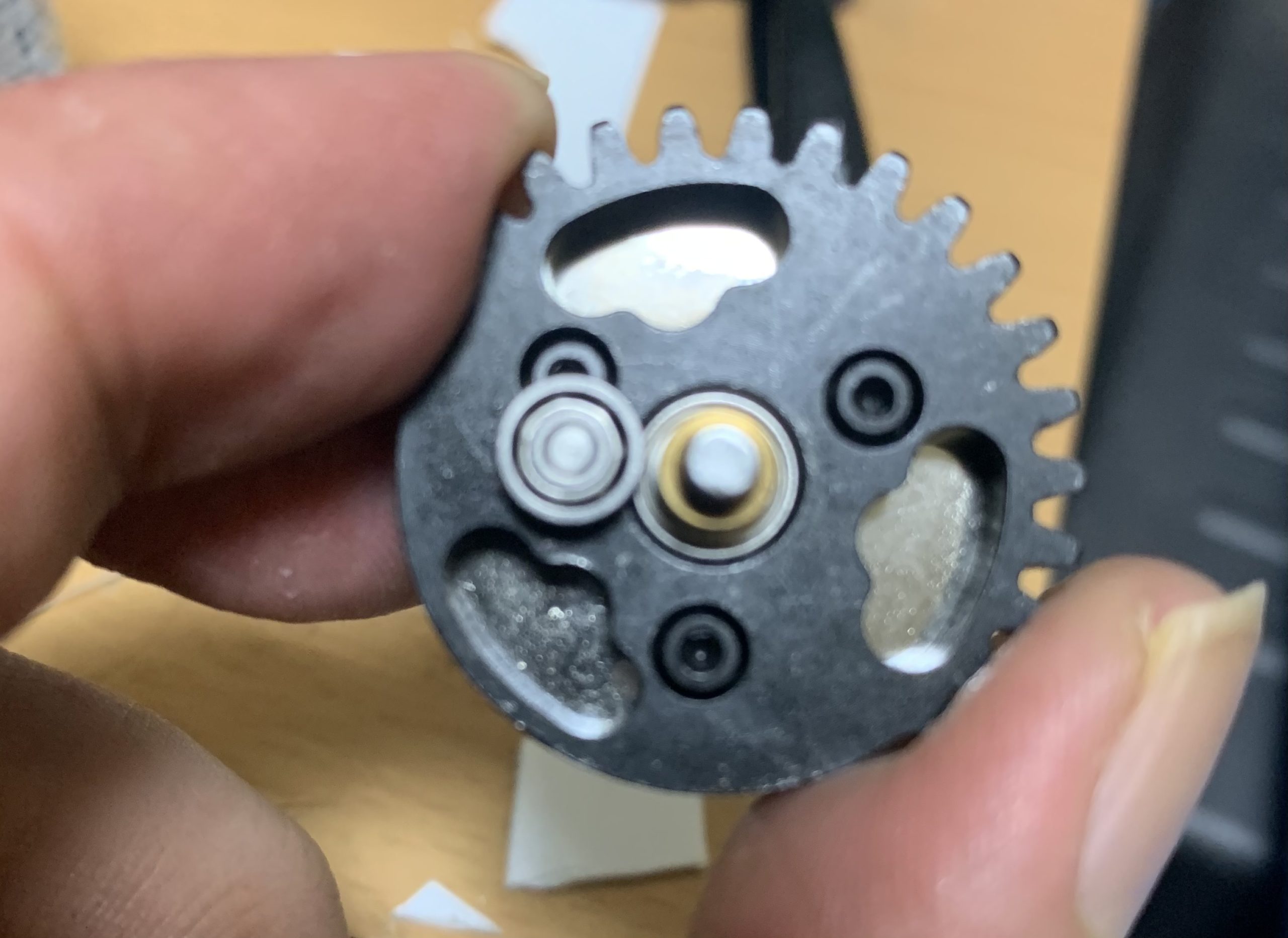 LCT AK74 NV セクターギア　ネジロック