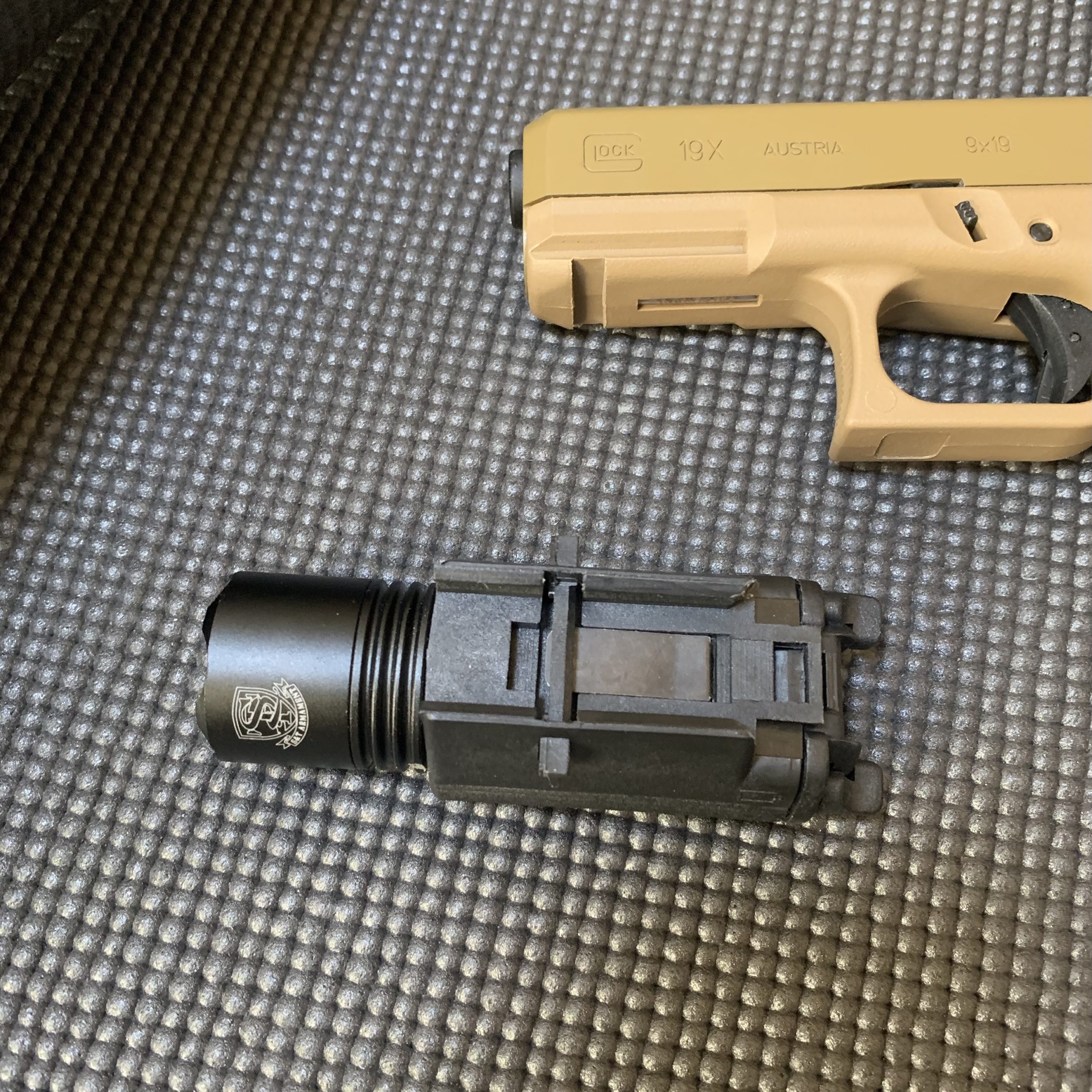 VFC/UMAREX GLOCK19X ライト