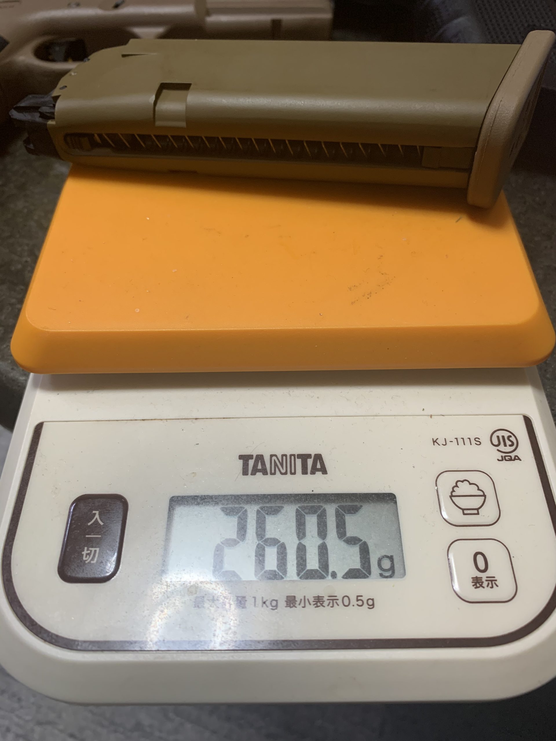 VFC/UMAREX GLOCK19X マガジン重量