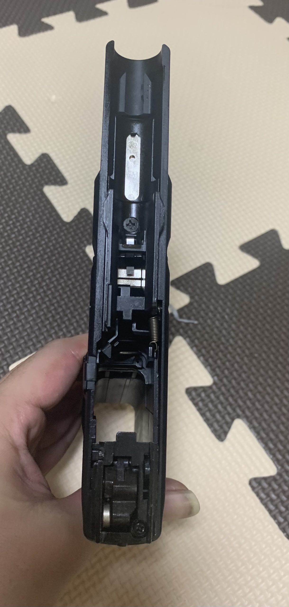 東京マルイ　グロック17 GEN4 スライドを外したフレーム