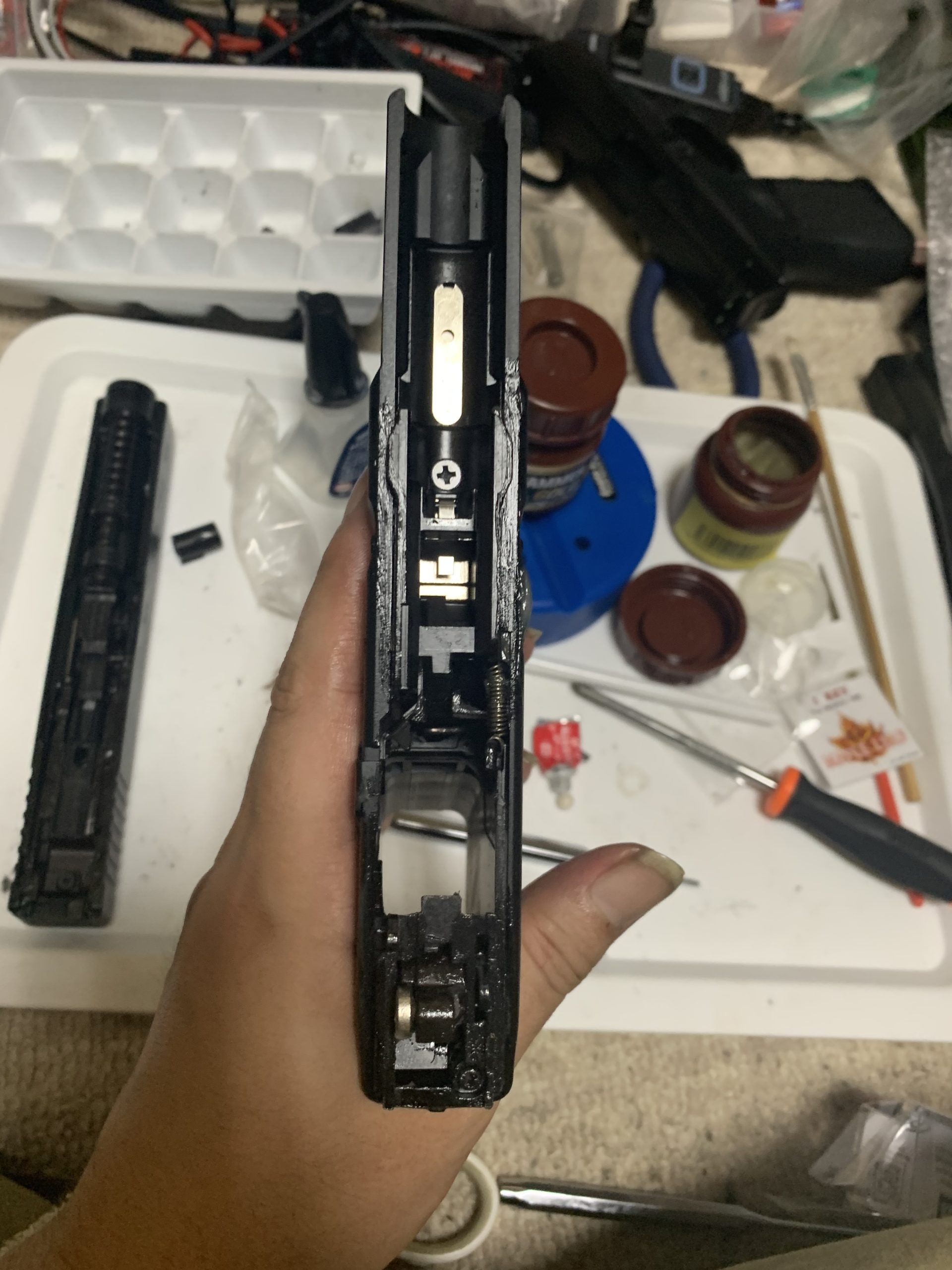 東京マルイ　グロック17 GEN4 フレームへのグリス塗布