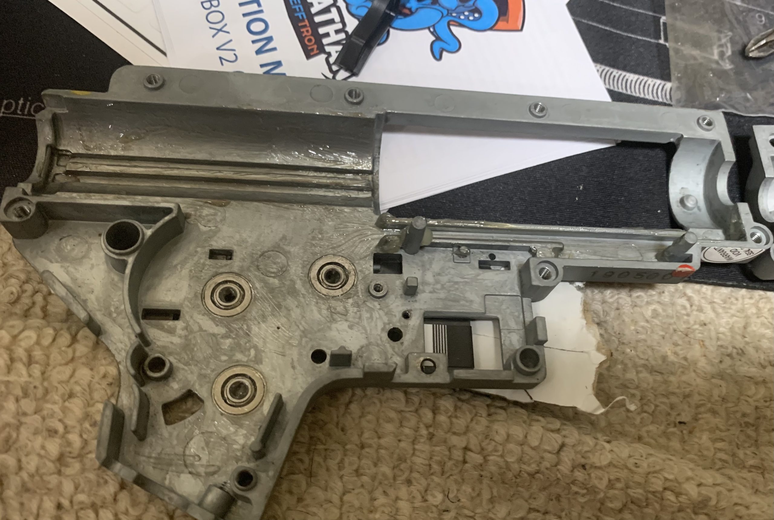 VFC HK416 CAG 左メカボケースへのグリス塗布