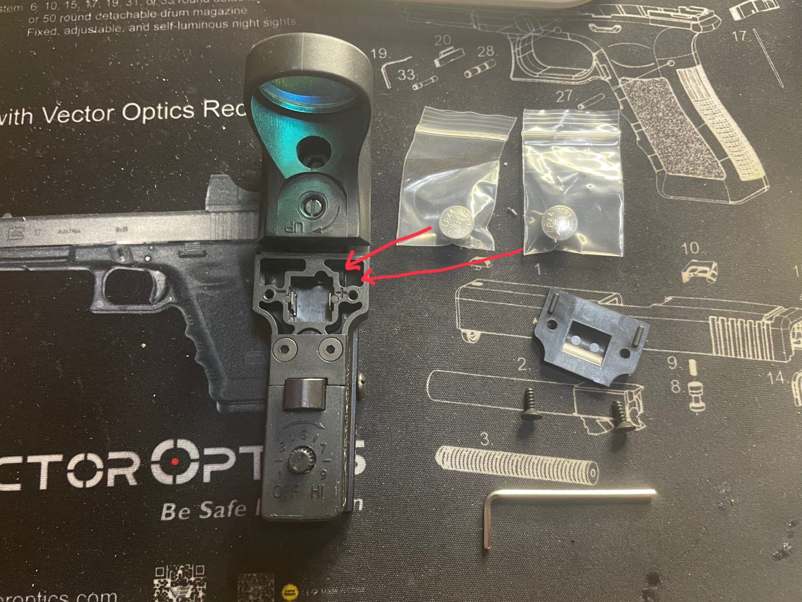 SOTAC C-MORE ドットサイト　レプリカ　電池の取り付け