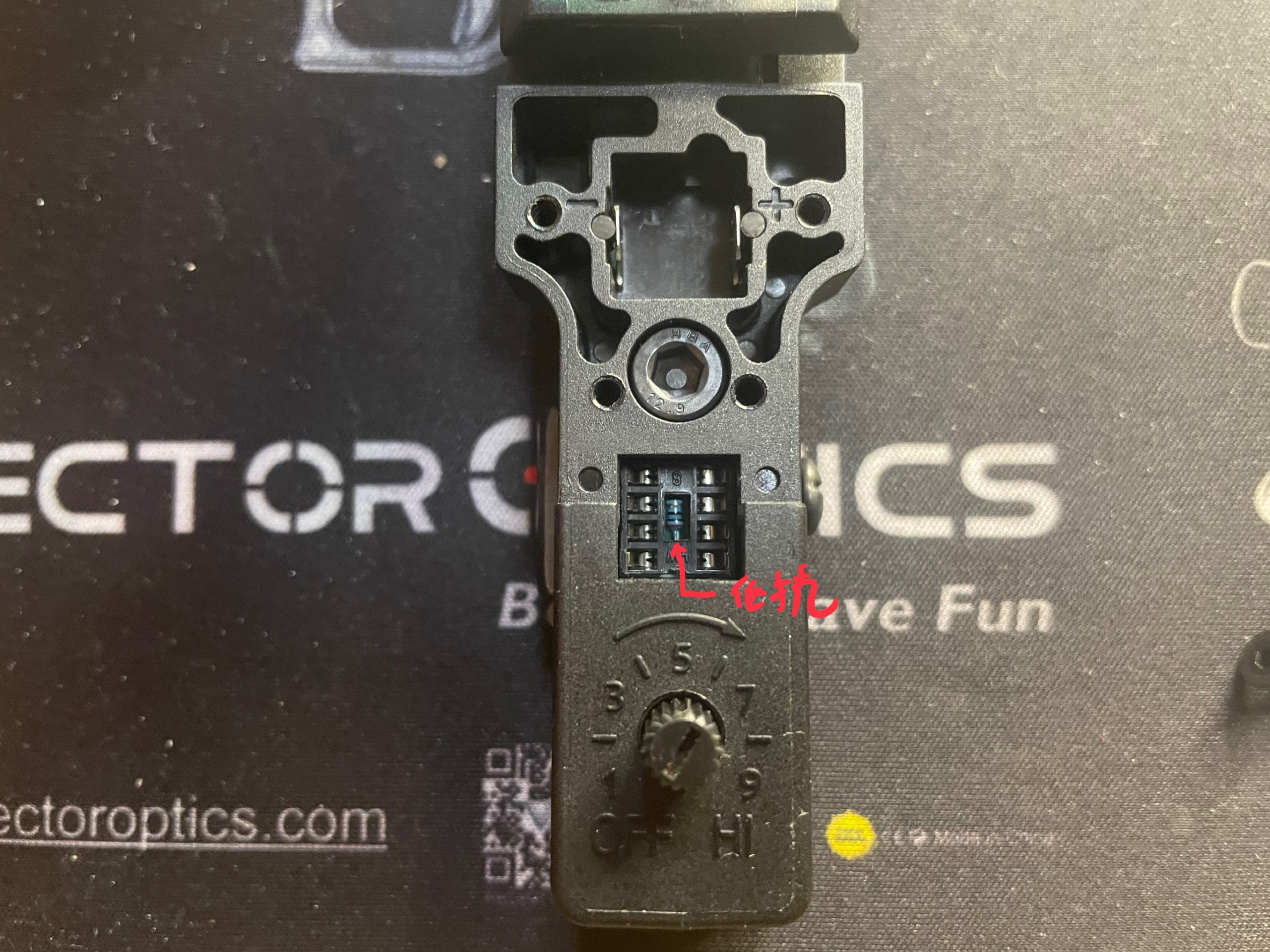 SOTAC C-MORE ドットサイト　レプリカ　LEDソケット内の抵抗