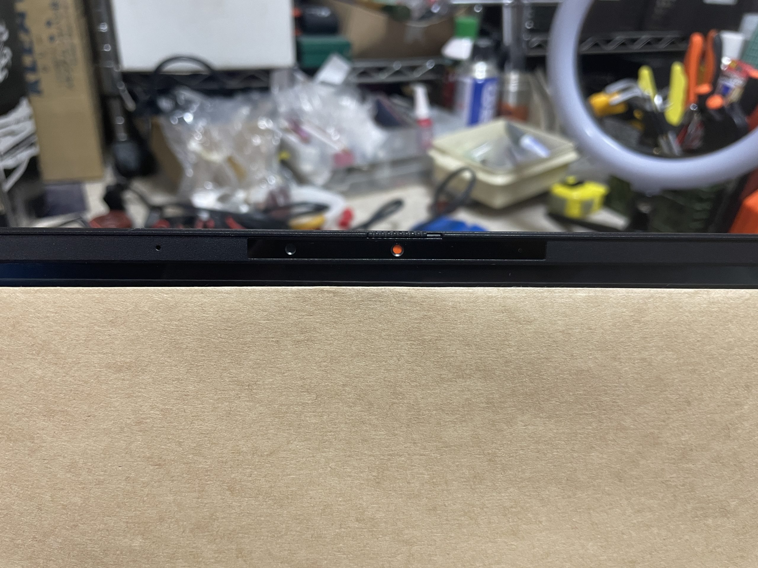 ASUS　VIVOBOOK S14 　カメラ　シャッターを閉じた状態