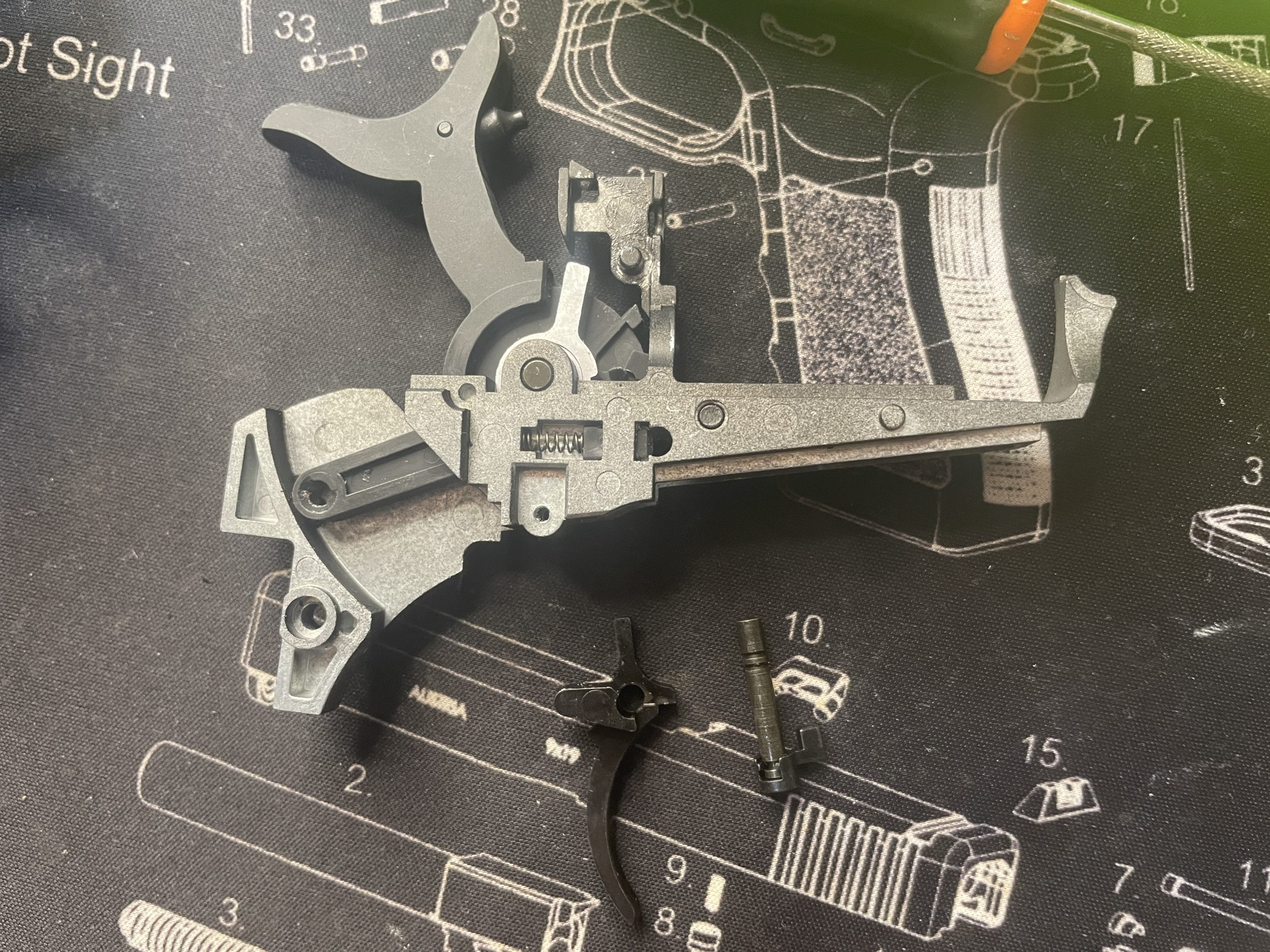 東京マルイ　SAA.45 アーティラリー　トリガー関連部品