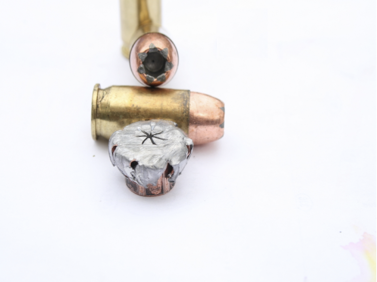 マッシュルーム状に展開したJHP弾 出典:Michael E. Cumpston,CC BY-SA 3.0