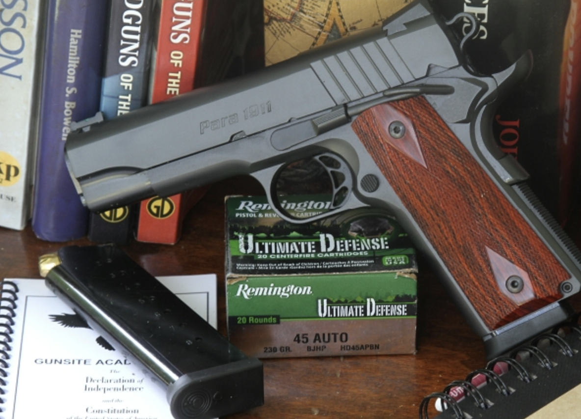 PARA USA Elite Commander Ion bond finish 出典:Michael E. Cumpston,CC BY-SA 3.0