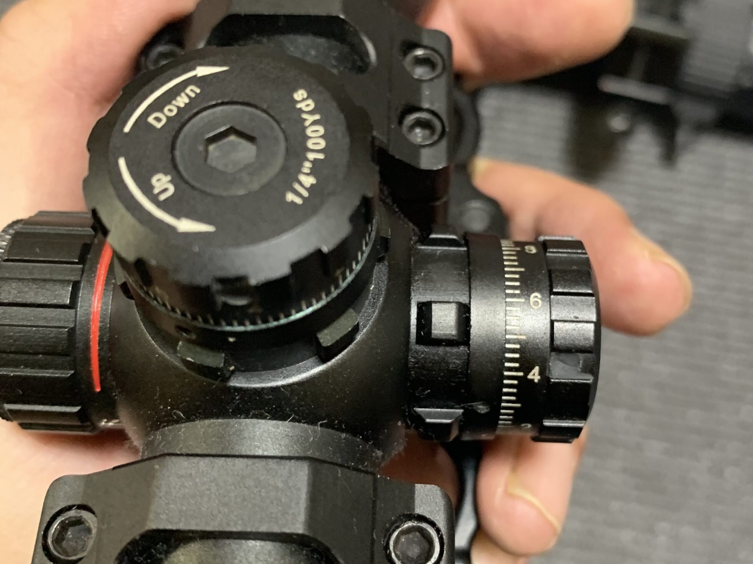 東京マルイ　イルミネーテッドショートスコープ　ヴィンテージ、エレベーション調整ノブ