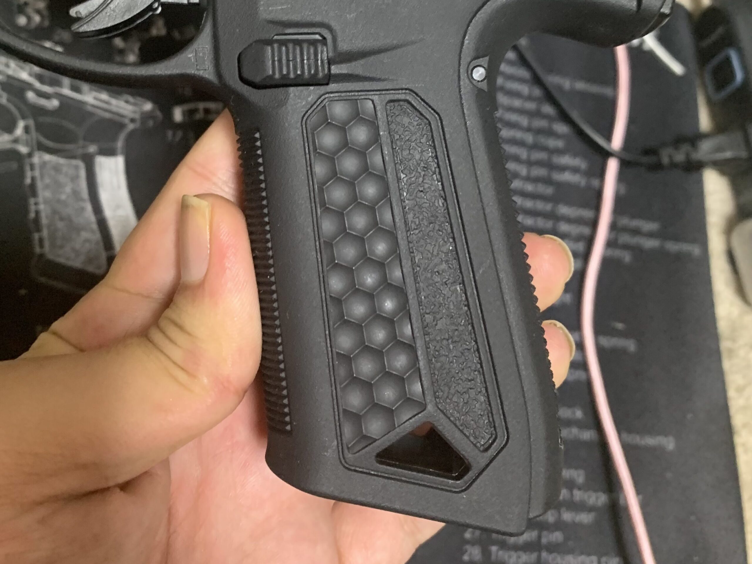 actionarmy aap-01 グリップ