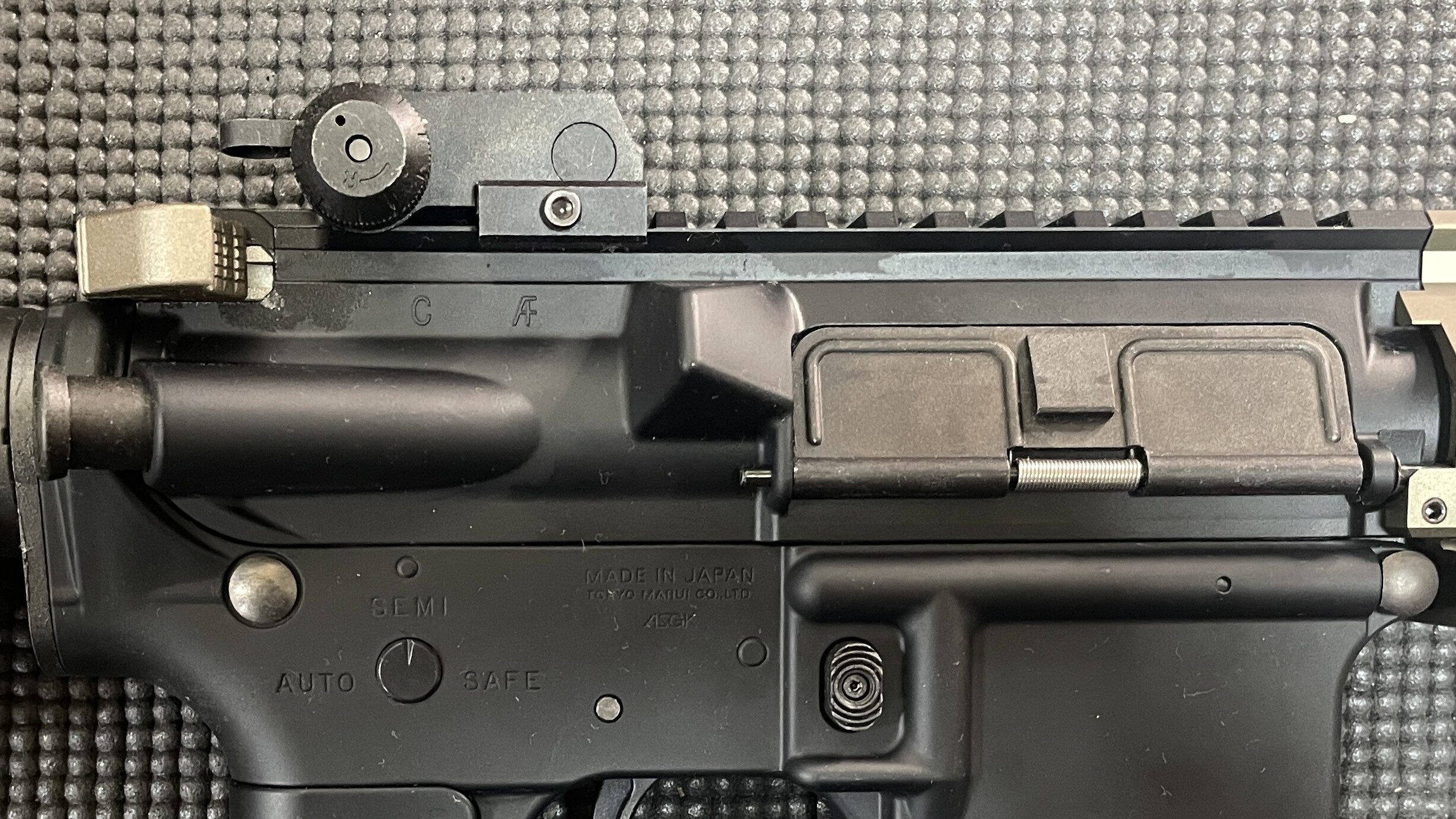 AR-15 フラットトップアッパーレシーバー レプリカ