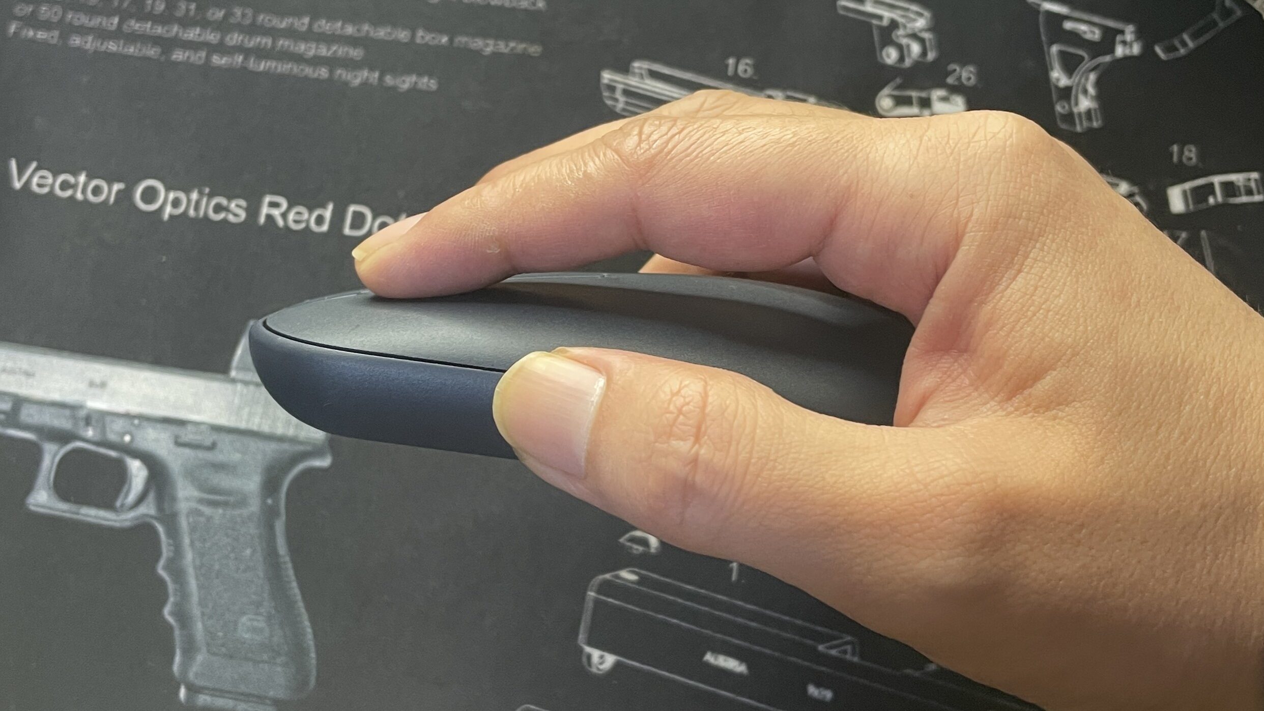 ASUS　MASRSHMALLOW MOUSE MD100　握った感じ