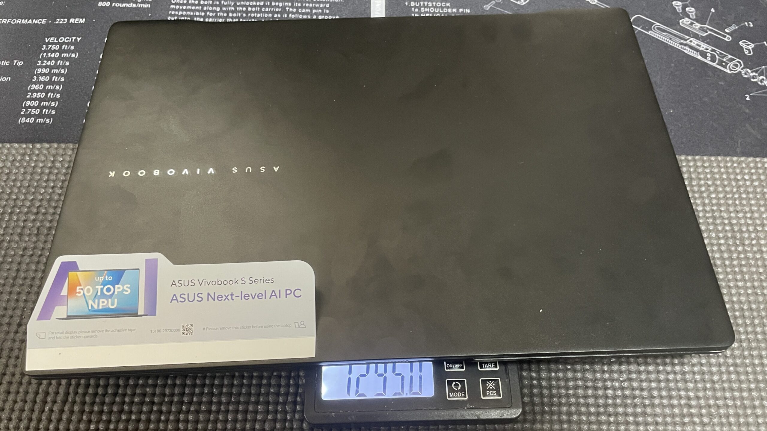 ASUS　VIVOBOOK S14 　本体重量