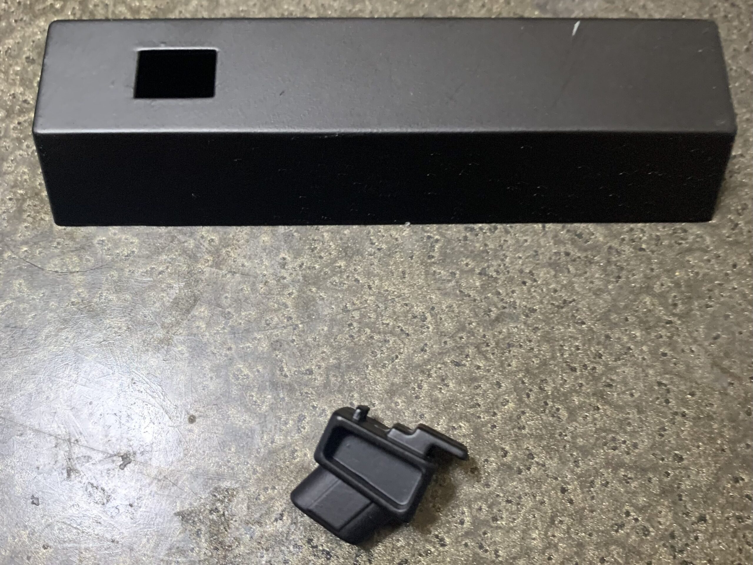 ATI MINI AR-15(M4A1 RIS) 金属スケールモデル 展示台