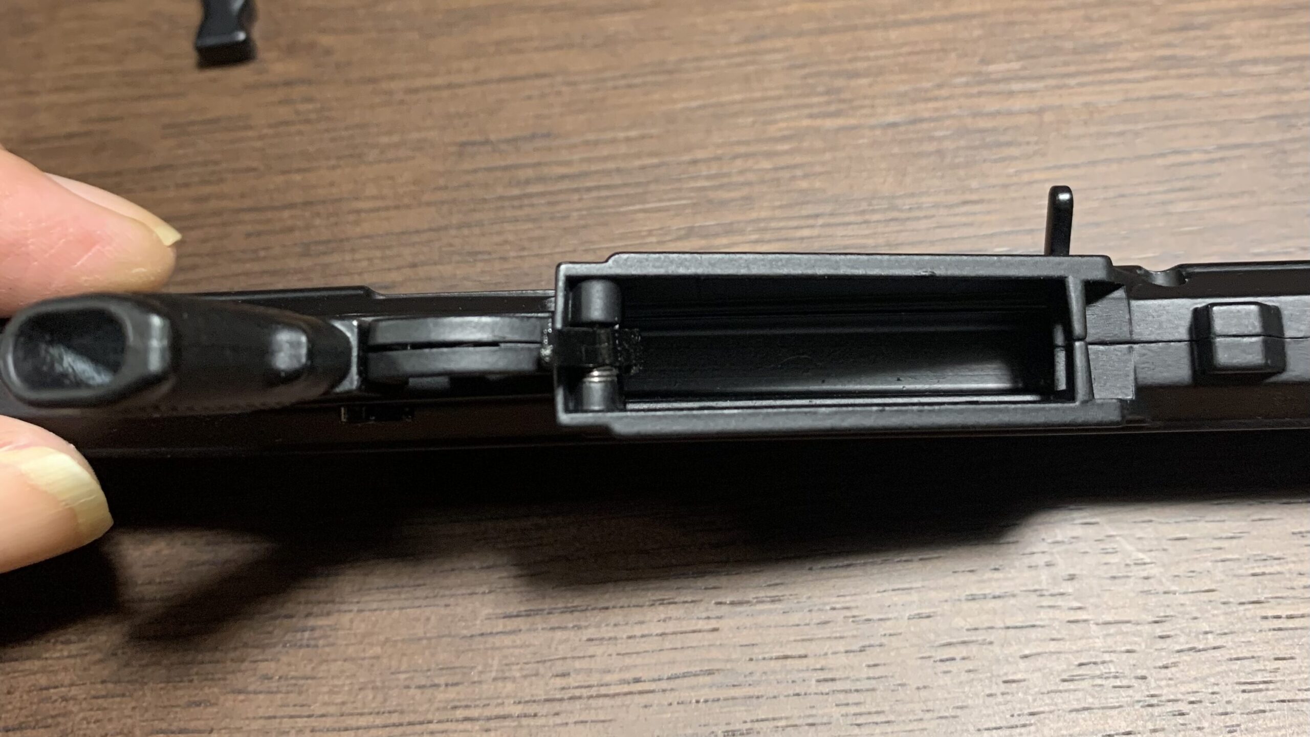 ATI MINI バレットM82A1 マガジン挿入口