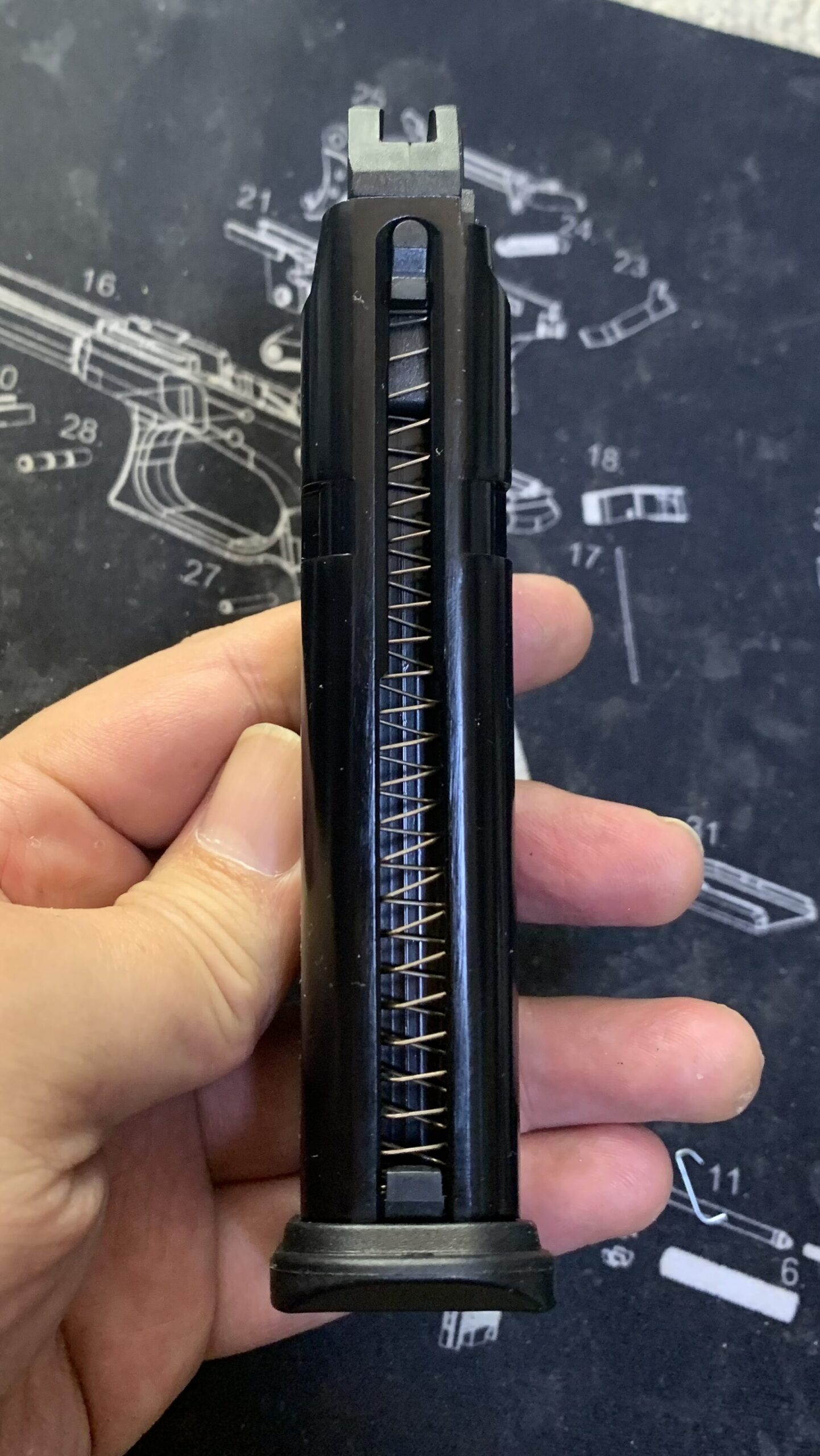 BATON BGー17(グロック17 GEN.5) CO2GBB 弾のルート