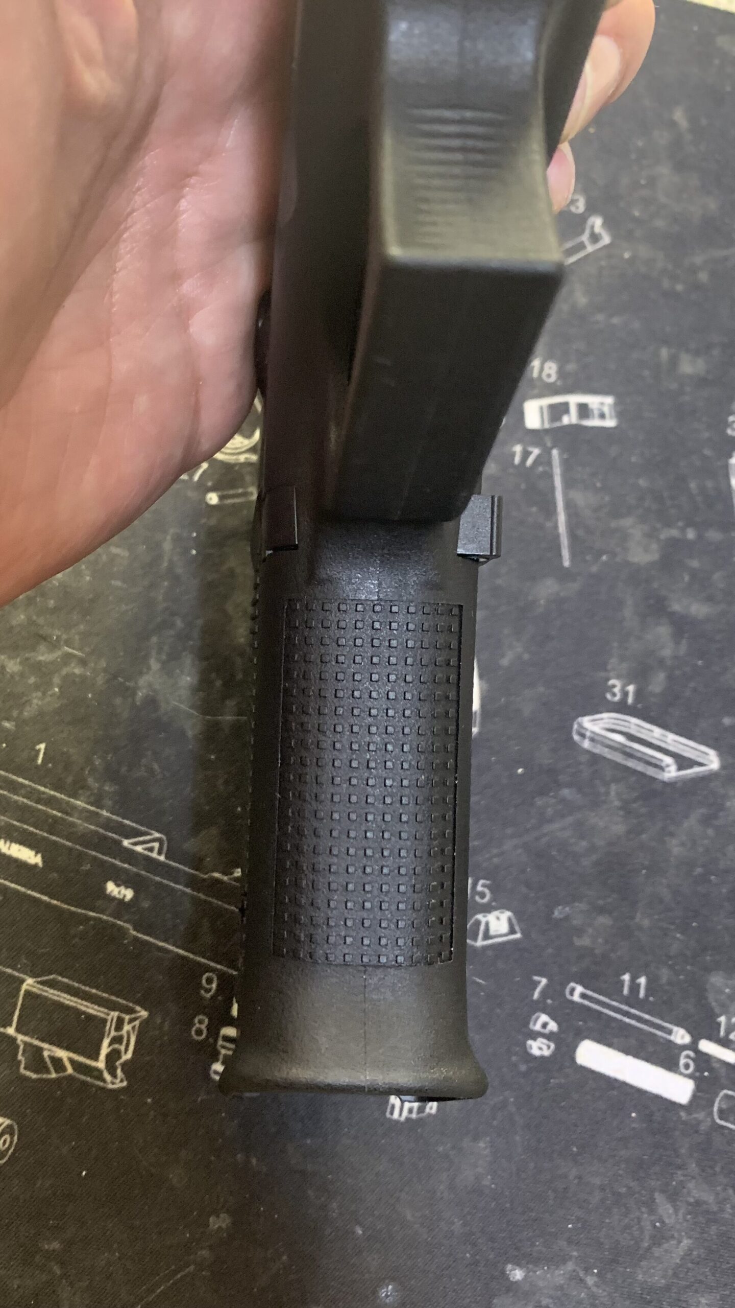 BATON BGー17(グロック17 GEN.5) CO2GBB グリップ前方