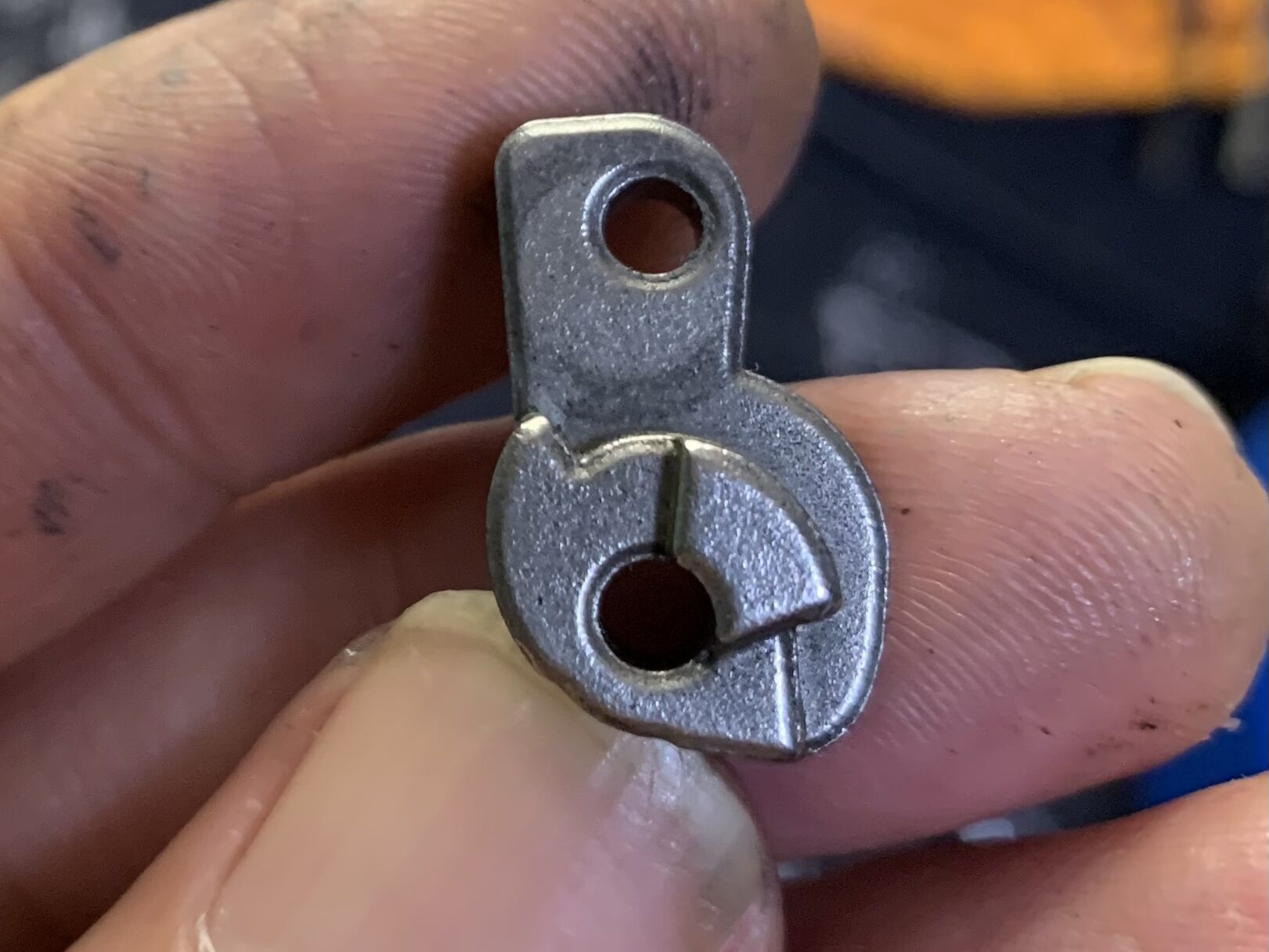 BATON BGー17(グロック17 GEN.5） CO2GBB ハンマーの複雑形状