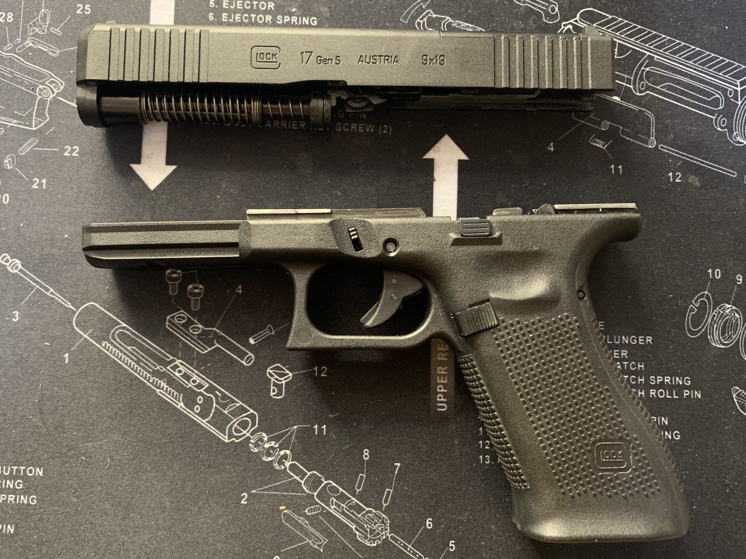 BATON BGー17(グロック17 GEN.5） CO2GBB ハンマー交換　フィールドストリップ