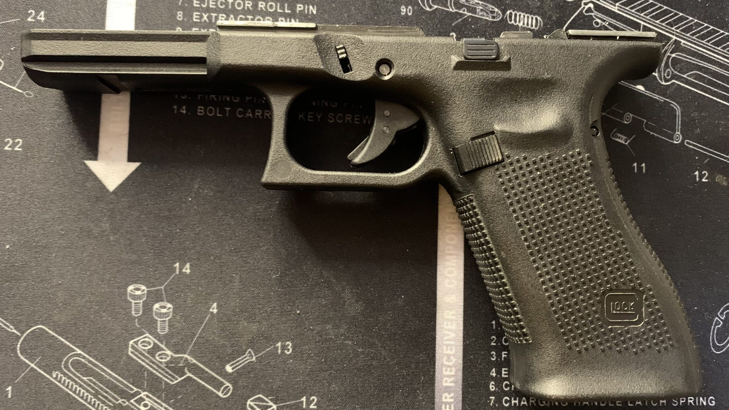 BATON BGー17(グロック17 GEN.5） CO2GBB ハンマー交換　ハンマーを起こす