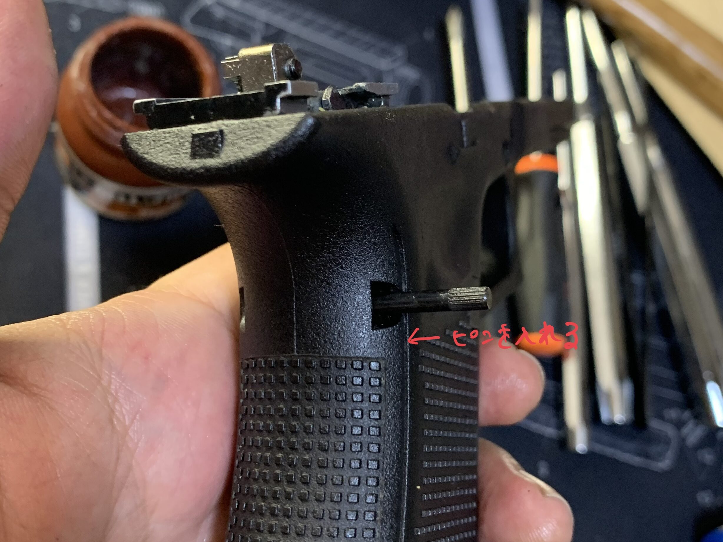 BATON BGー17(グロック17 GEN.5） CO2GBB ハンマー交換　ハンマーメカユニット固定ピンを組む