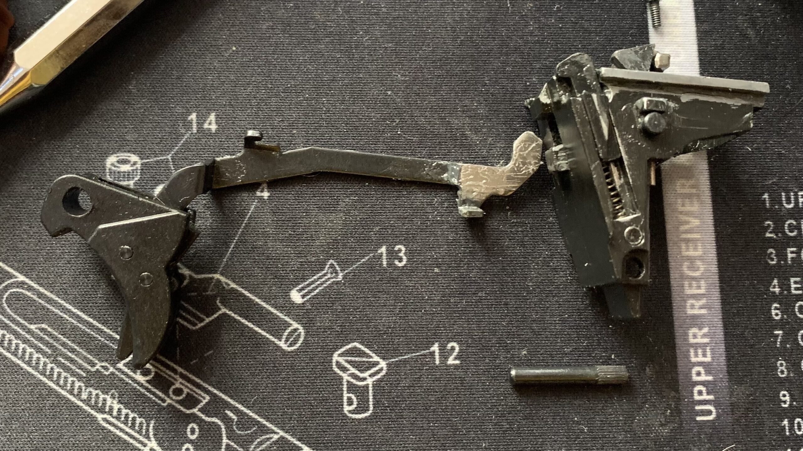 BATON BGー17(グロック17 GEN.5） CO2GBB ハンマー交換　ハンマーメカユニットとトリガーユニット