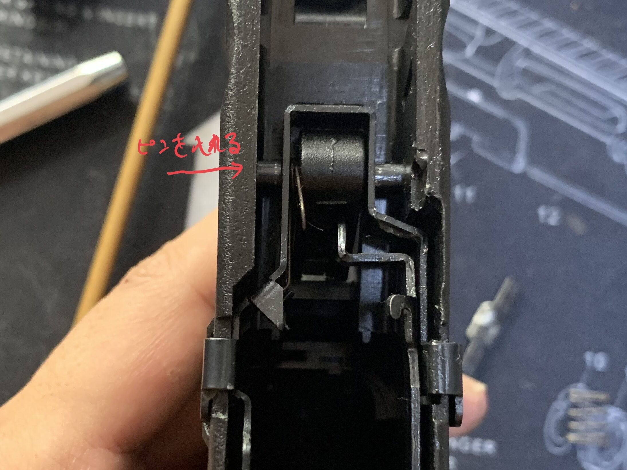 BATON BGー17(グロック17 GEN.5） CO2GBB ハンマー交換　トリガーピンを組む