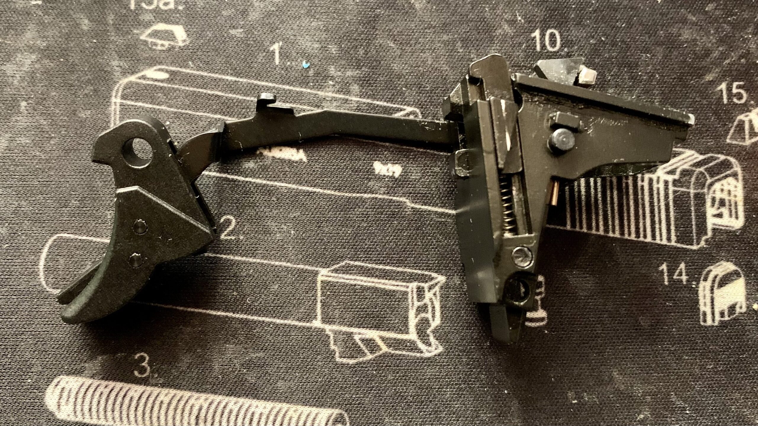 BATON BGー17(グロック17 GEN.5） CO2GBB ハンマーメカユニットとトリガー