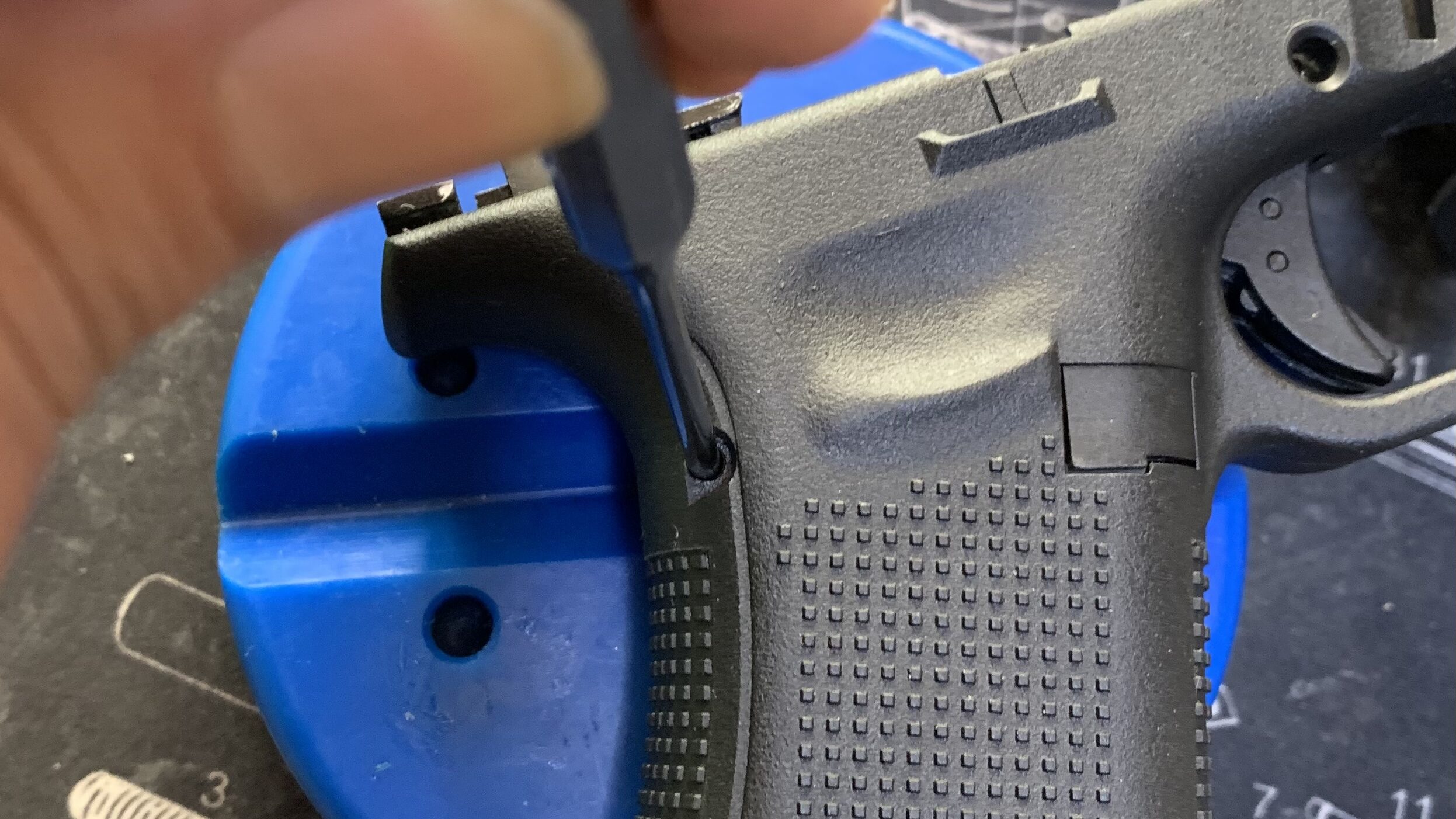 BATON BGー17(グロック17 GEN.5） CO2GBB ハンマーユニット固定ピン抜き方向