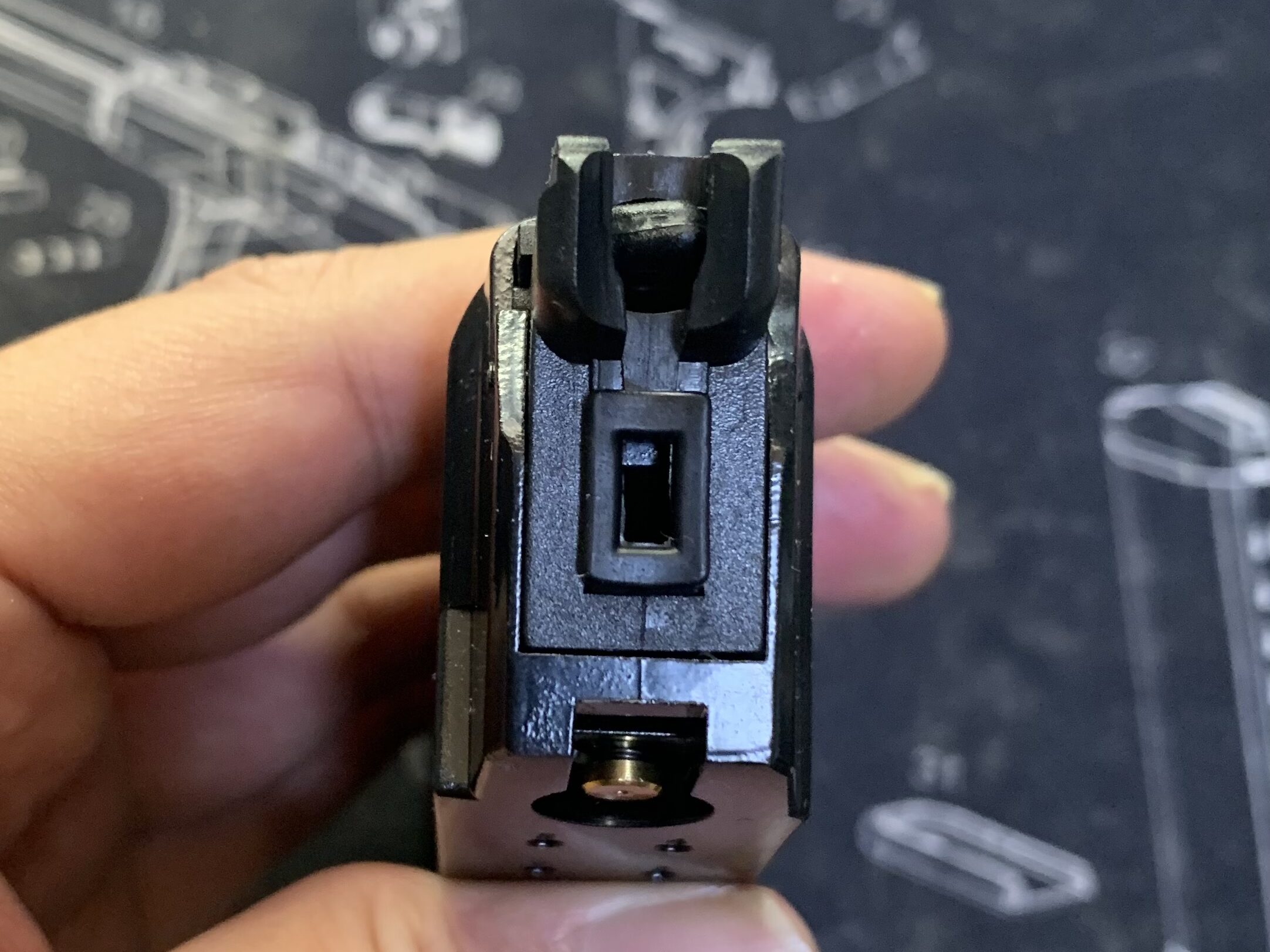 BATON BGー17(グロック17 GEN.5) CO2GBB マガジンリップとガスルート