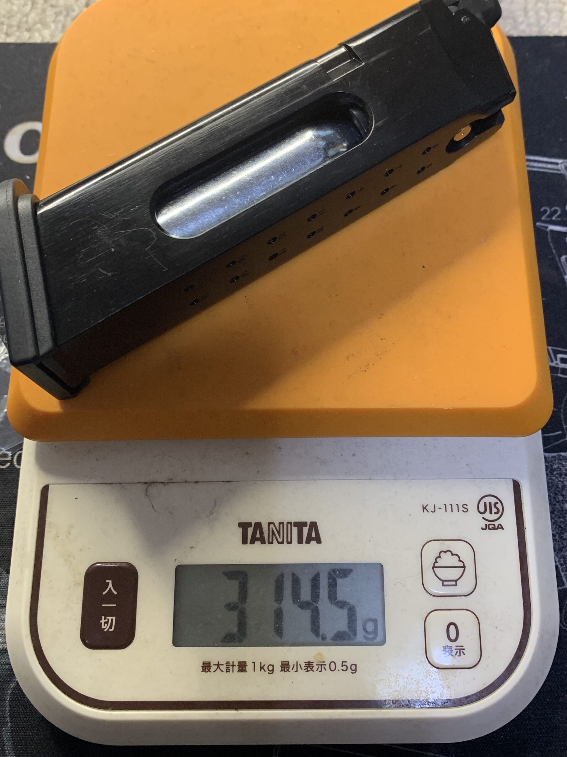 BATON BGー17(グロック17 GEN.5) CO2GBB マガジン重量 1マグ撃ち切り