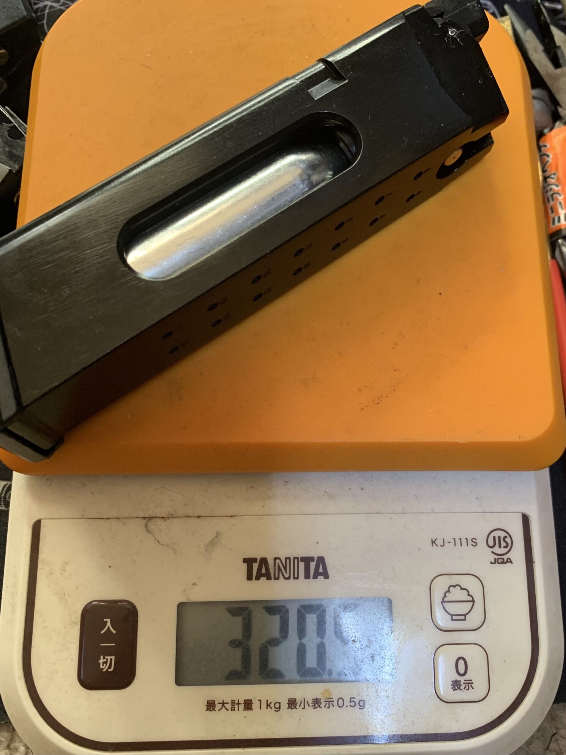 BATON BGー17(グロック17 GEN.5） CO2GBB ガス満タンマガジン重量