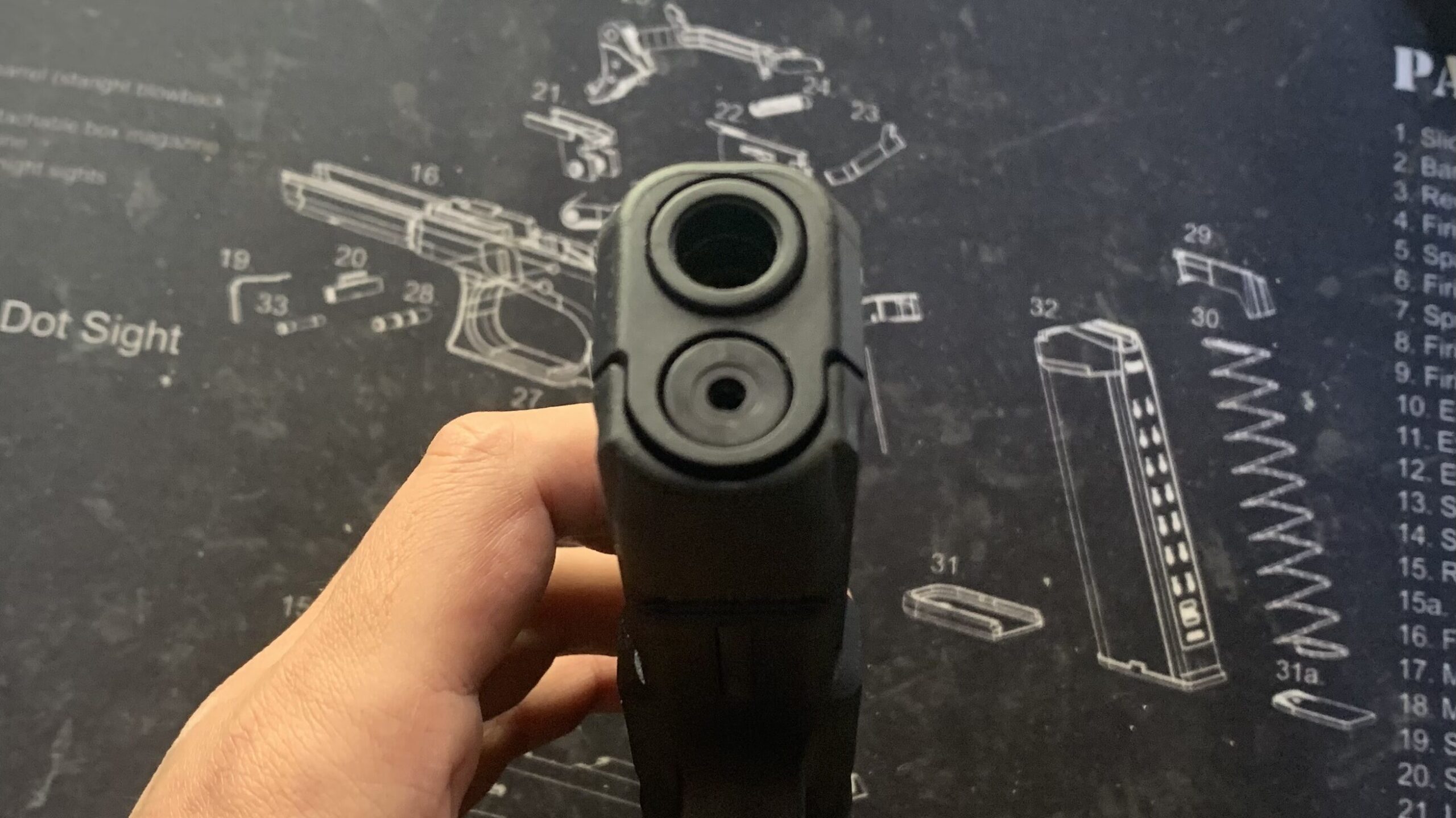 BATON BGー17(グロック17 GEN.5) CO2GBB マズル