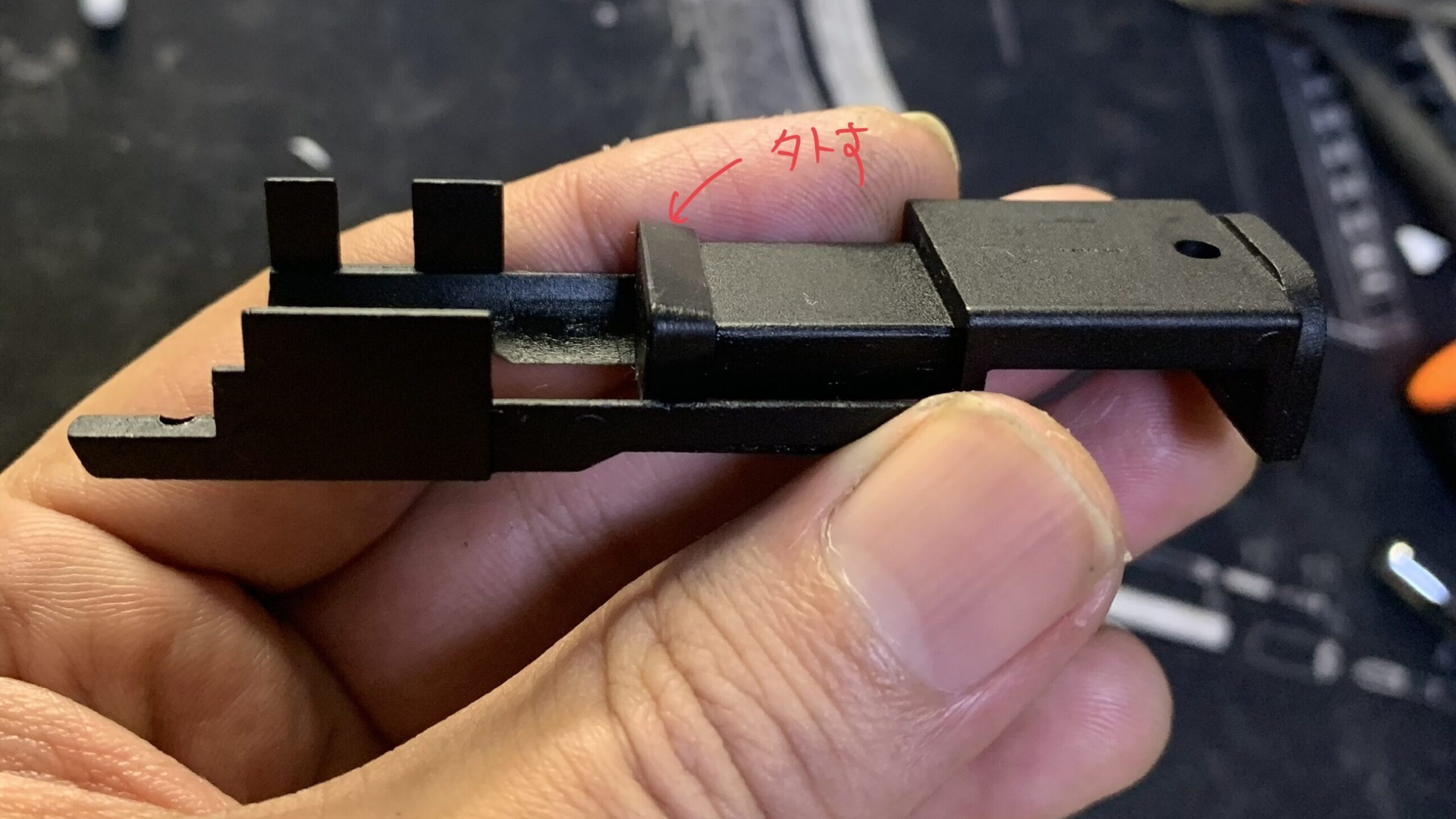 BATON BGー17(グロック17 GEN.5） CO2GBB ピストンカップを外す