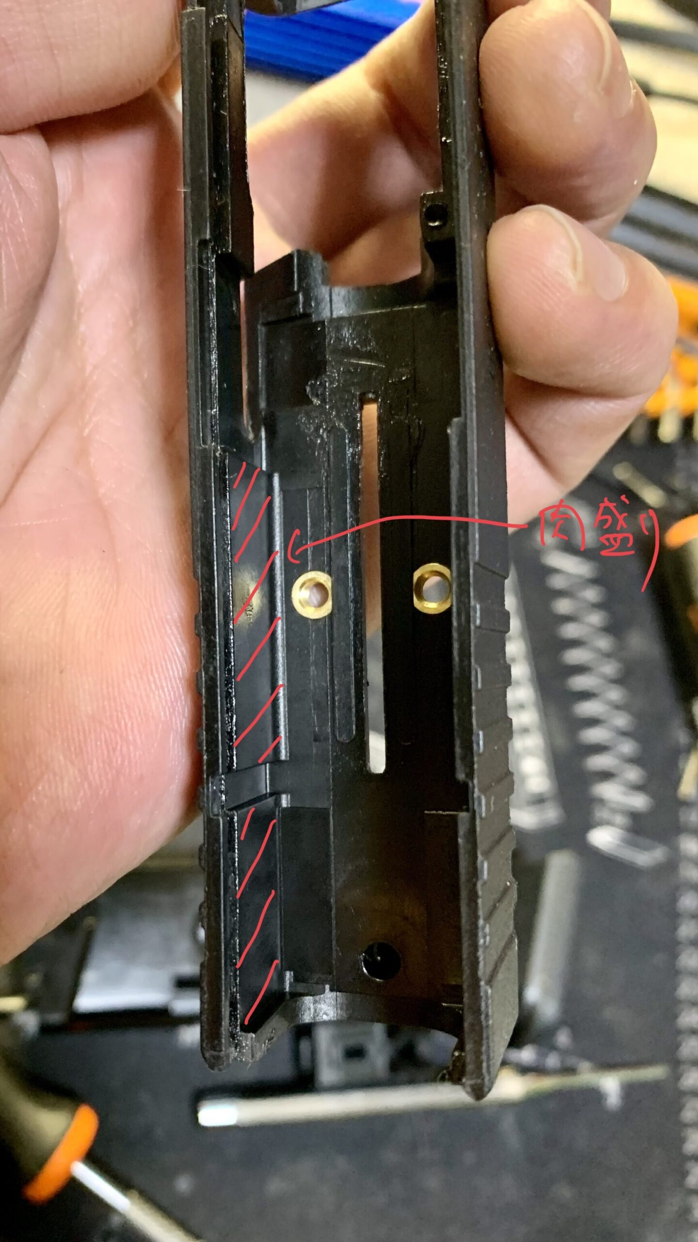 BATON BGー17(グロック17 GEN.5) CO2GBB スライドのセレーション部