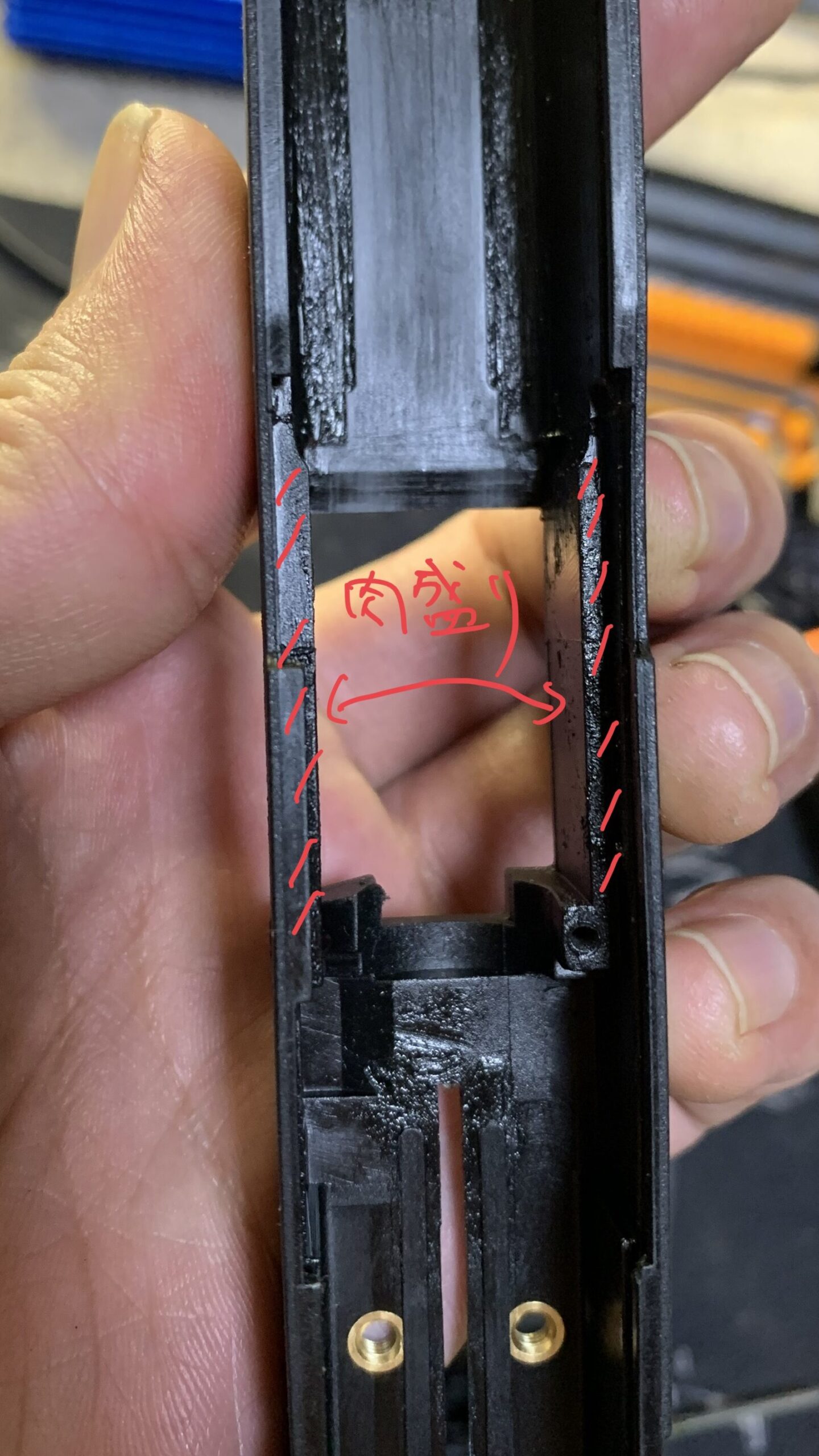 BATON BGー17(グロック17 GEN.5) CO2GBB スライドのイジェクションポート部