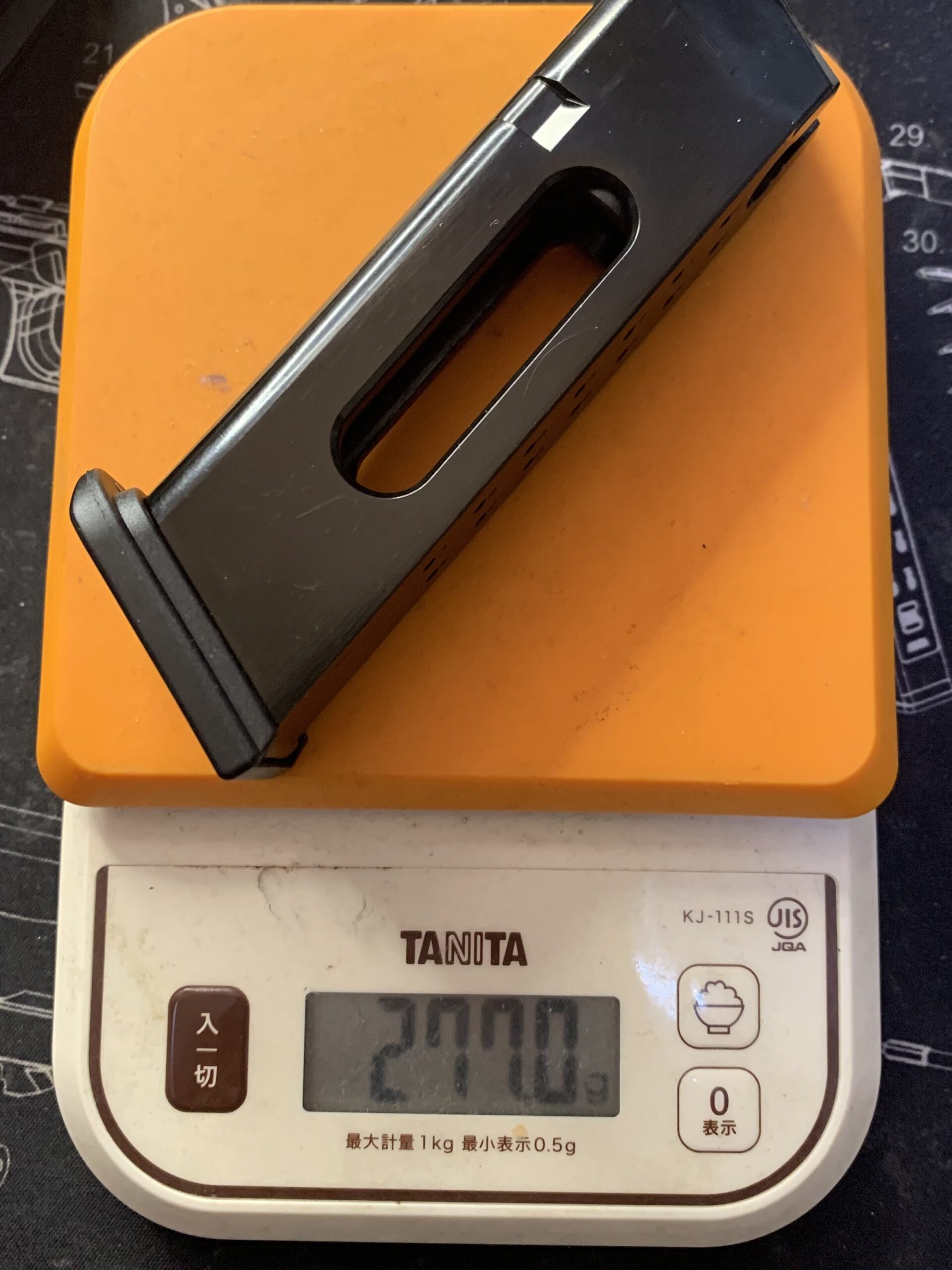 BATON BGー17(グロック17 GEN.5) CO2GBB 空のマガジン重量