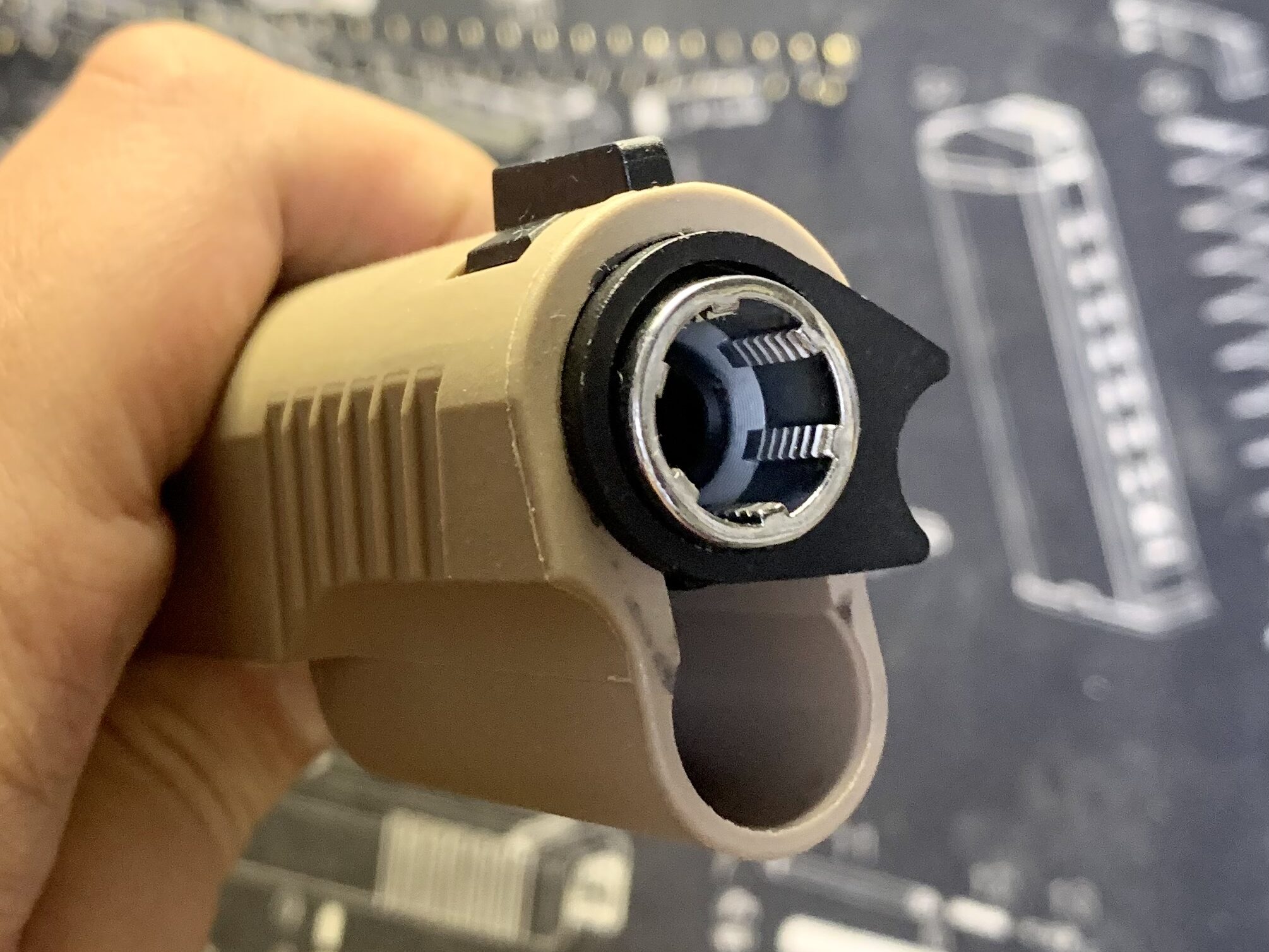 BATON BM-45 CO2GBB バレルブッシュの回転