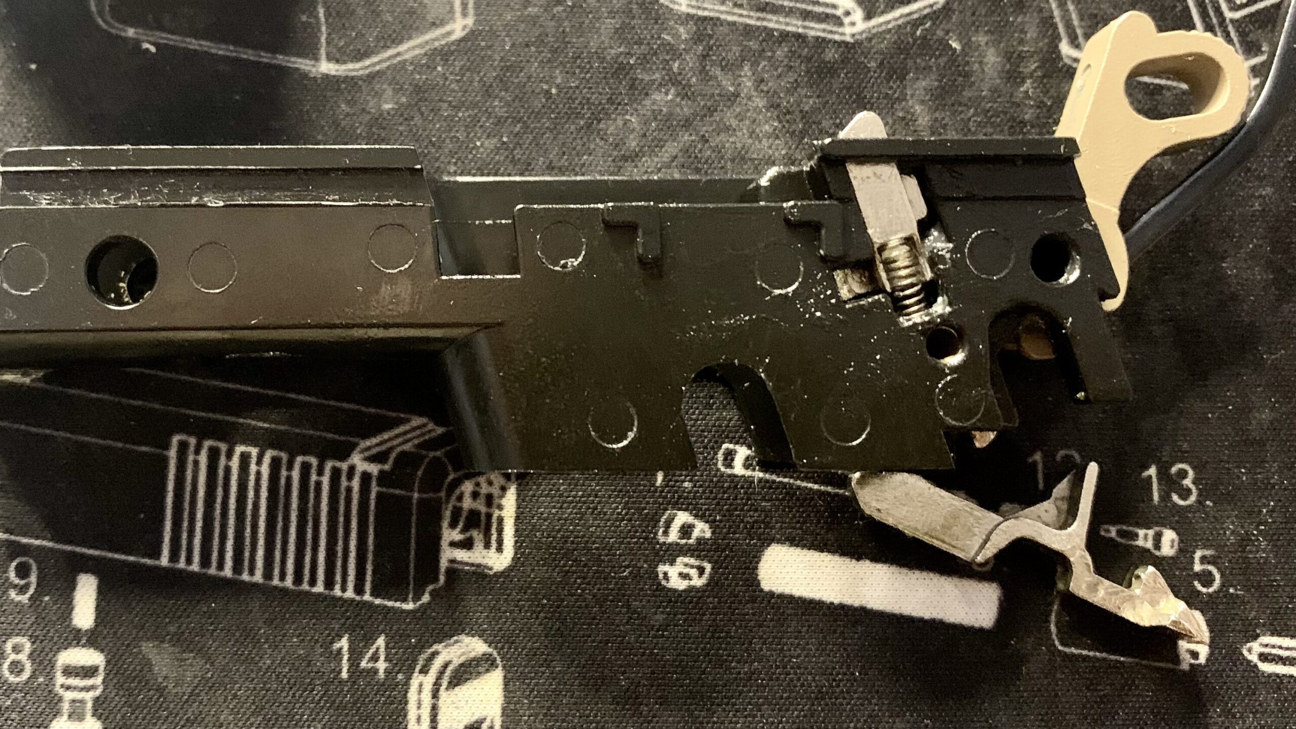 BATON BM-45 CO2GBB ノッカーリターンとスプリングの組み立て