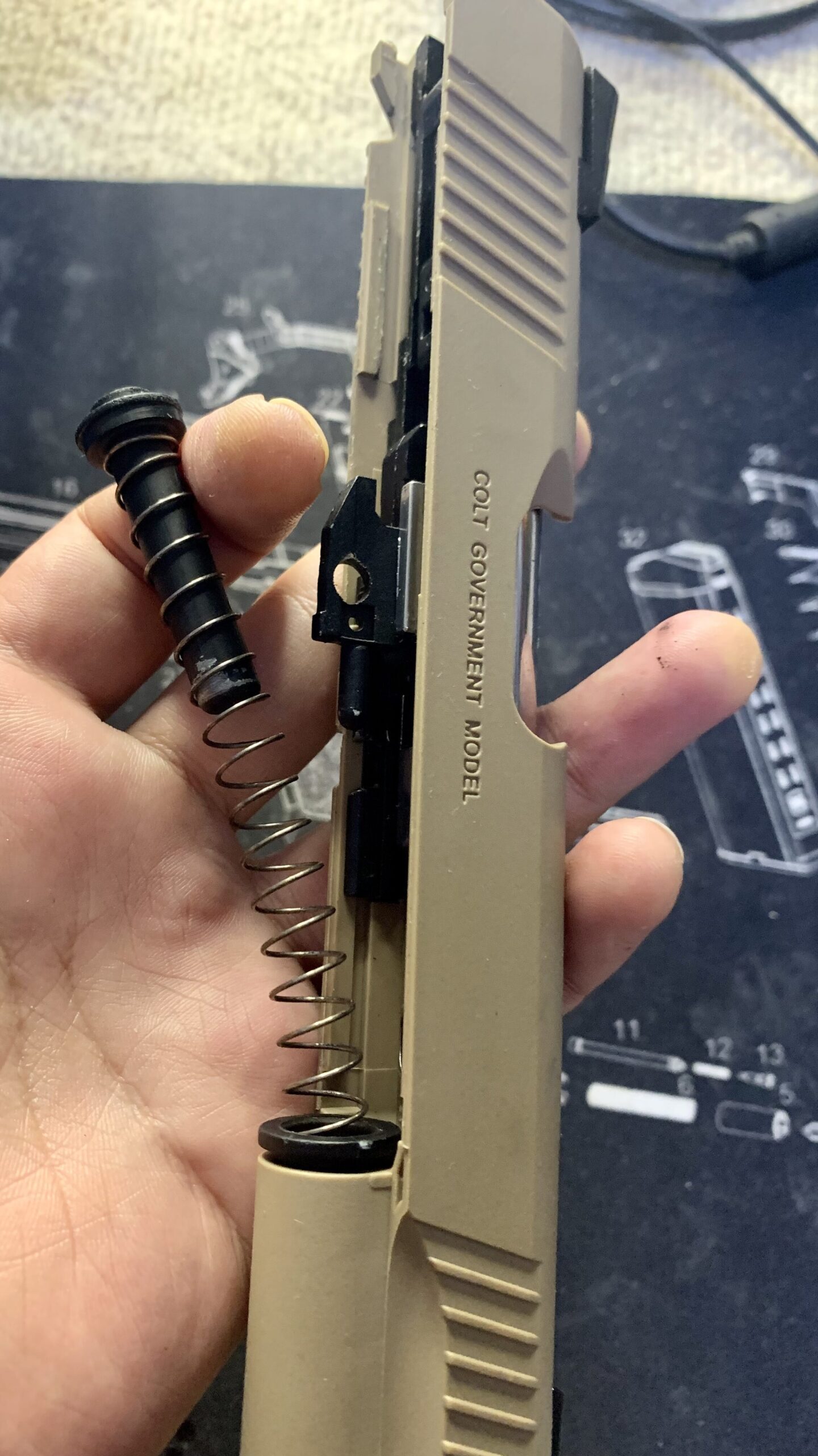  BATON BM-45 CO2GBB リコイルスプリングの取り外し