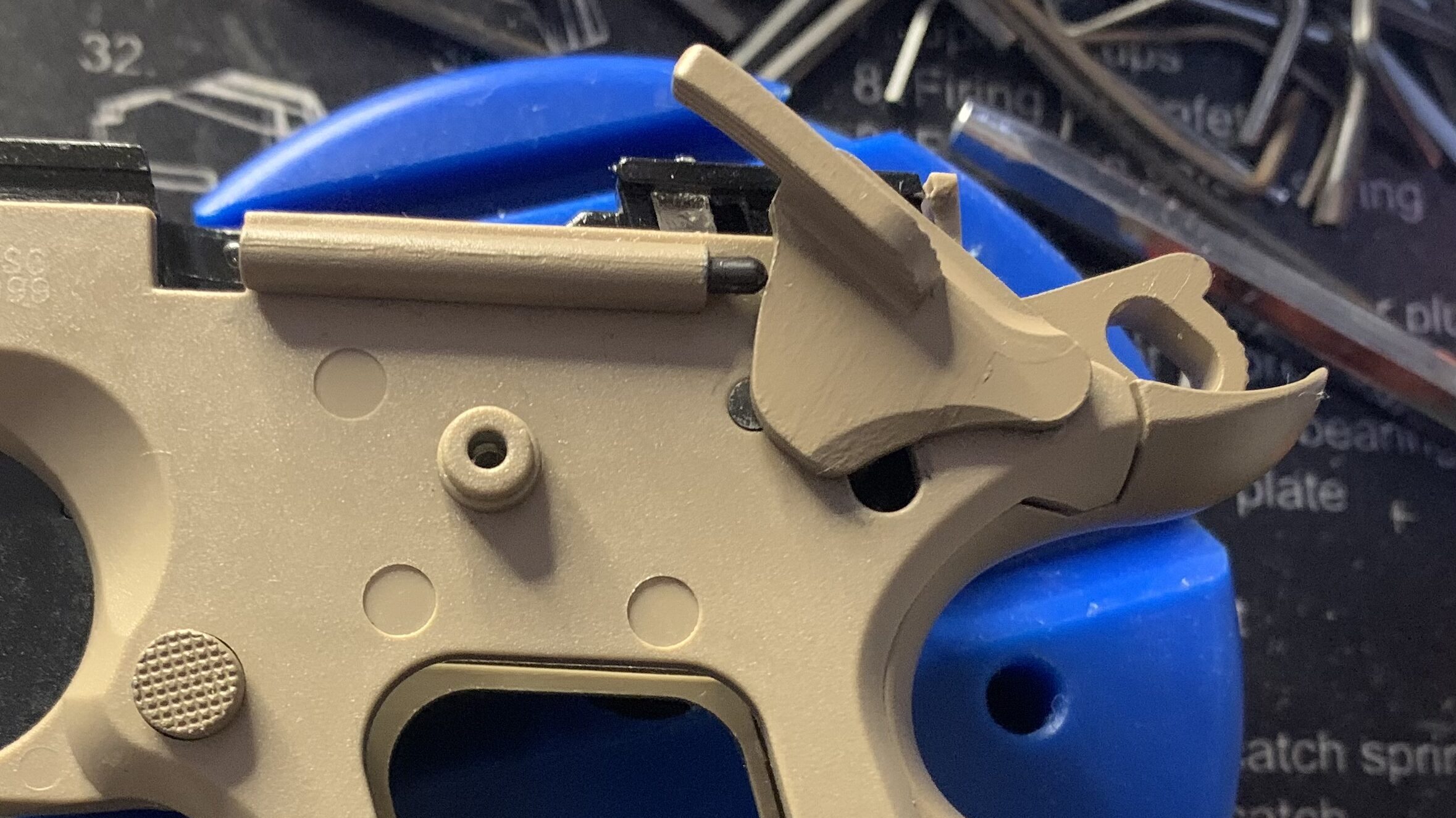 BATON BM-45 CO2GBB サムセーフティの組み立て