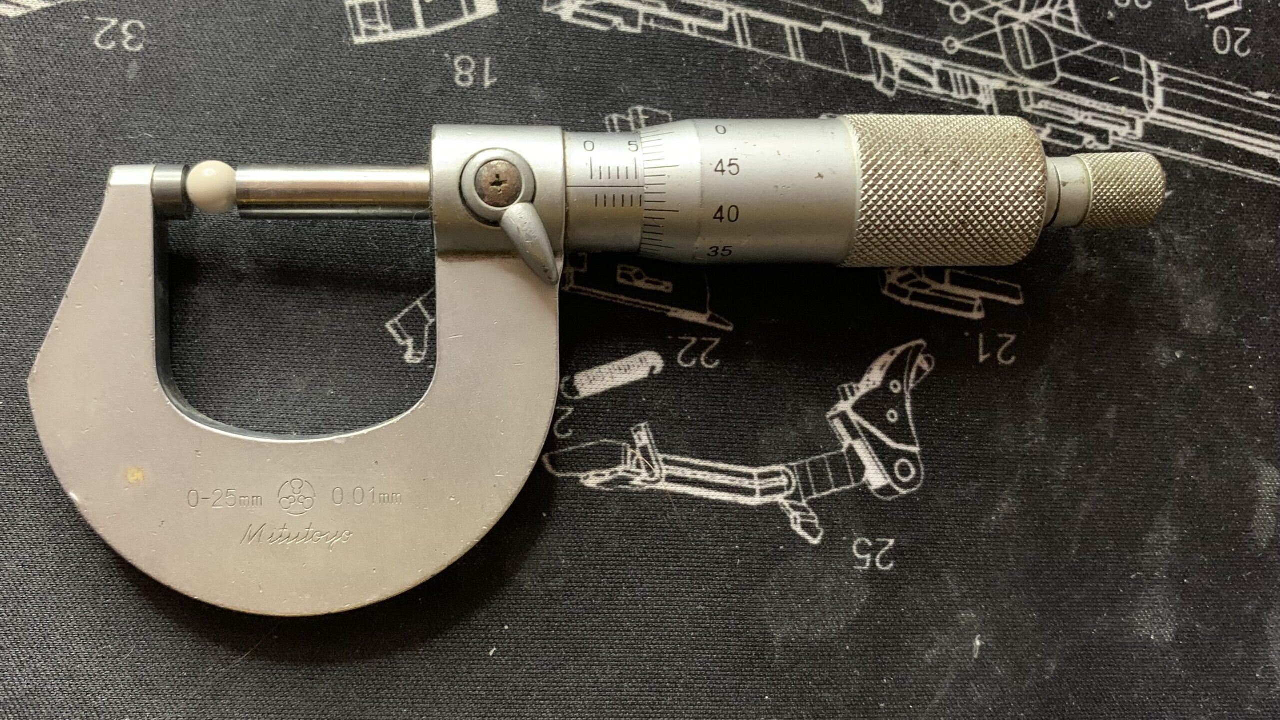 ノギスと計測誤差　マイクロメーターで測る