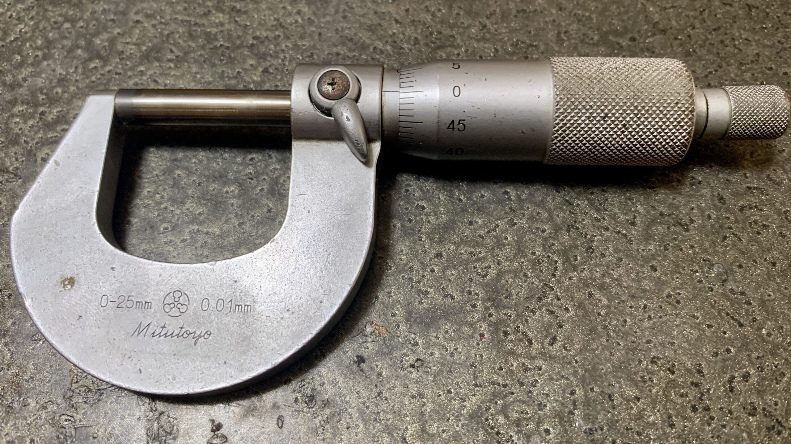 ノギスと計測誤差　マイクロメーター