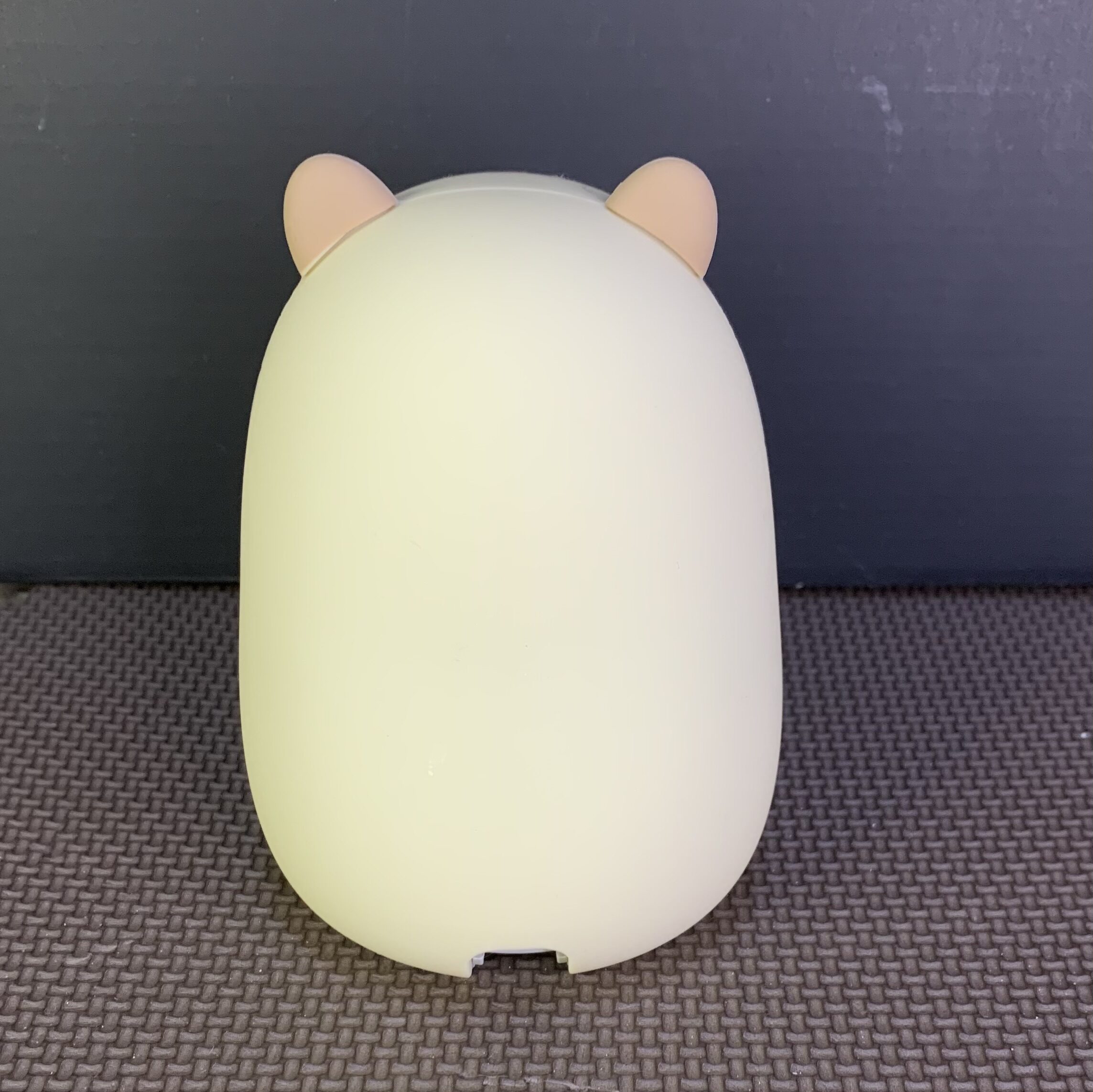 カピバラ ナイトライト 背中