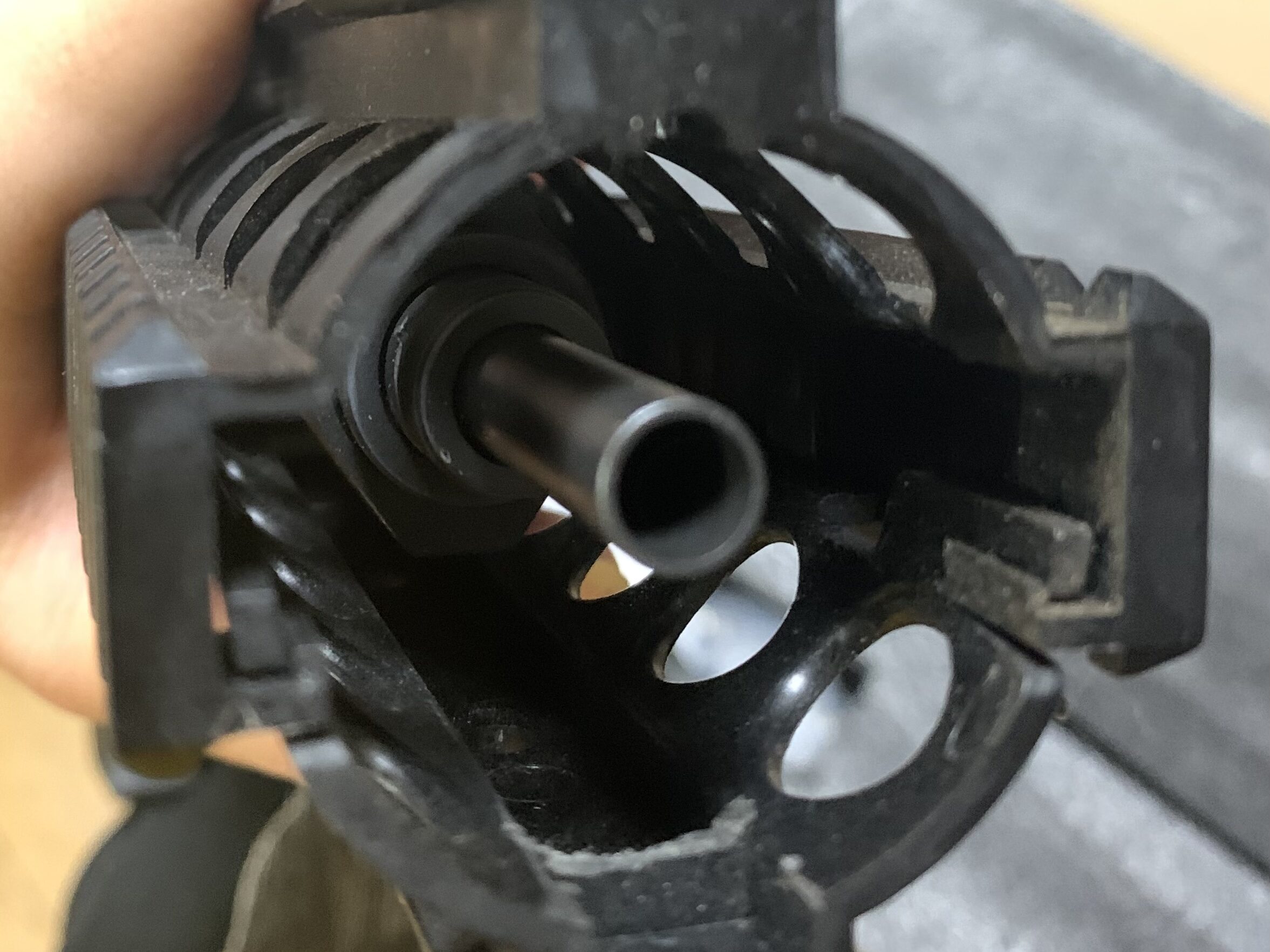 DMT-07 AR-15 combatlighter マズルを取り外した状態