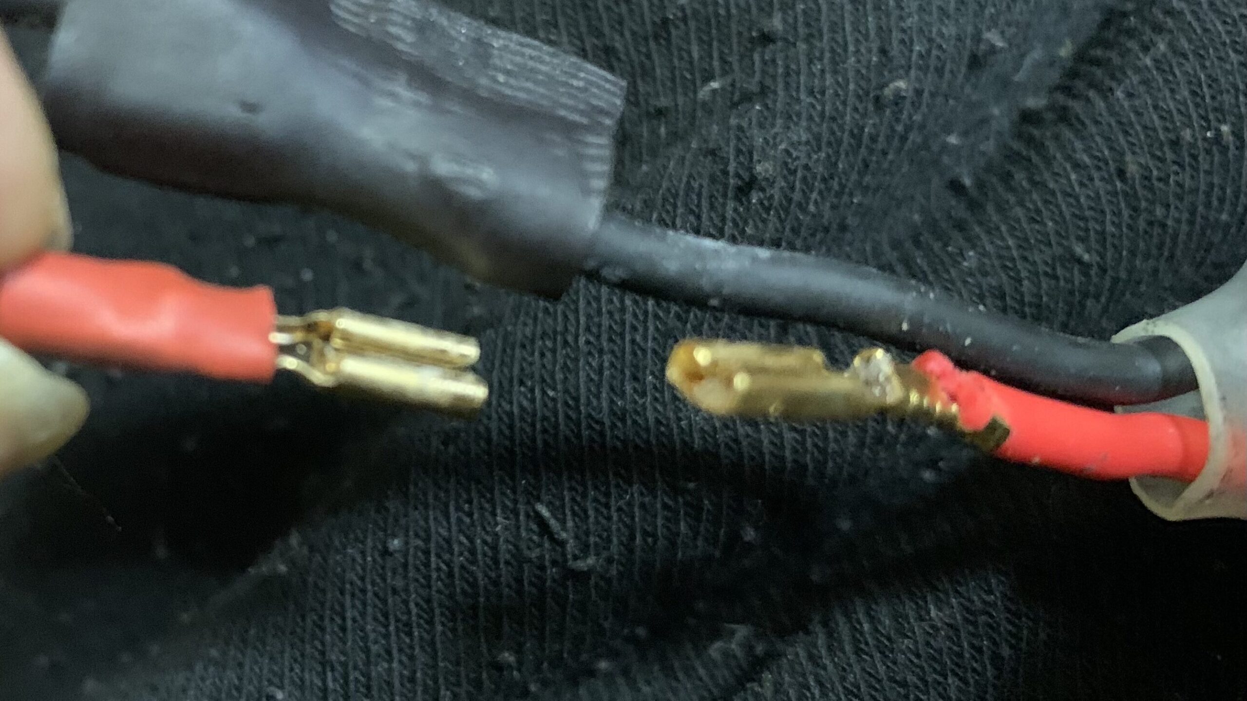 ファストン端子の圧着