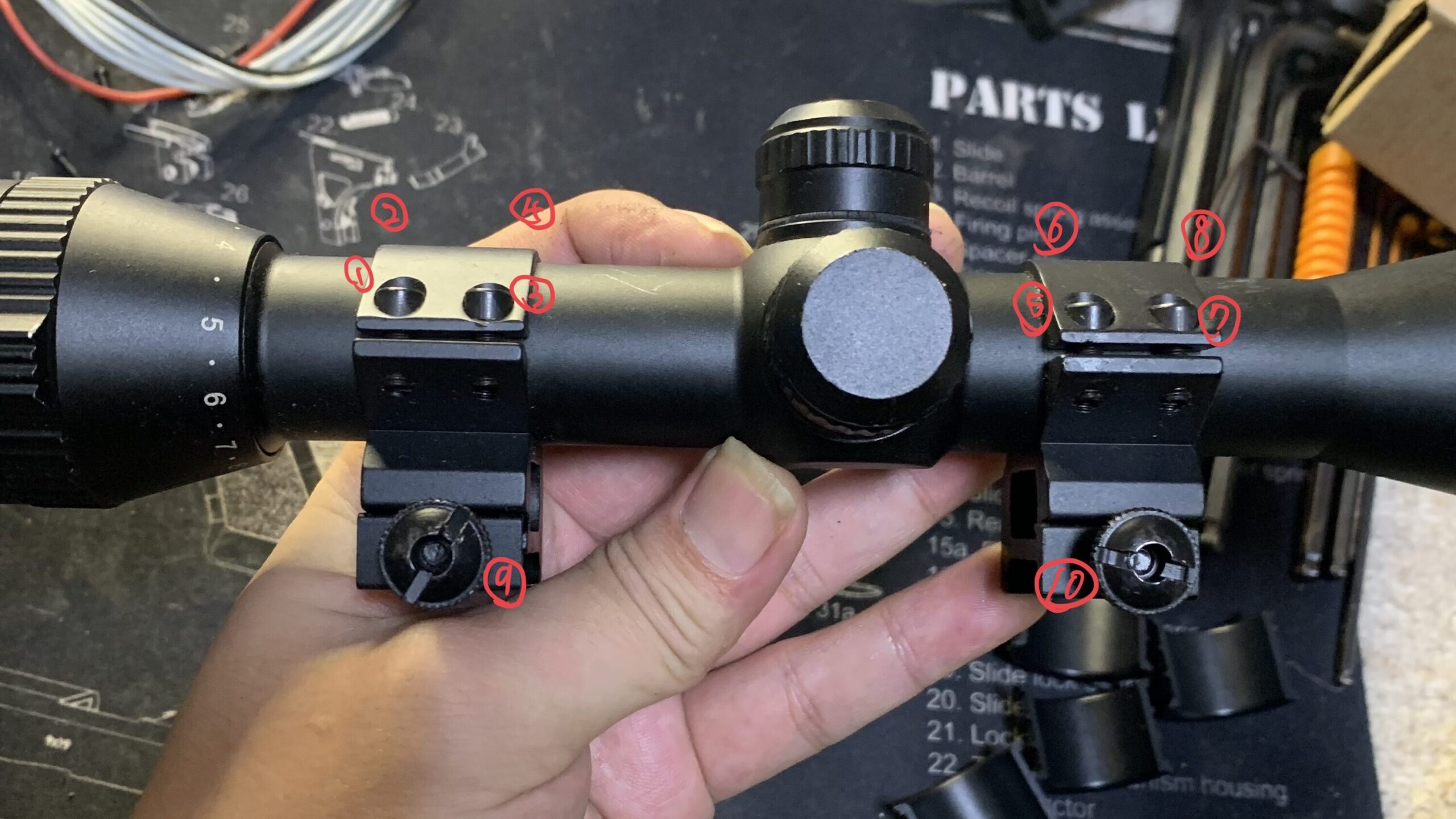 ガイズリー　レプリカ　ワンピーススコープマウント　2ピースマウント 締め付け箇所