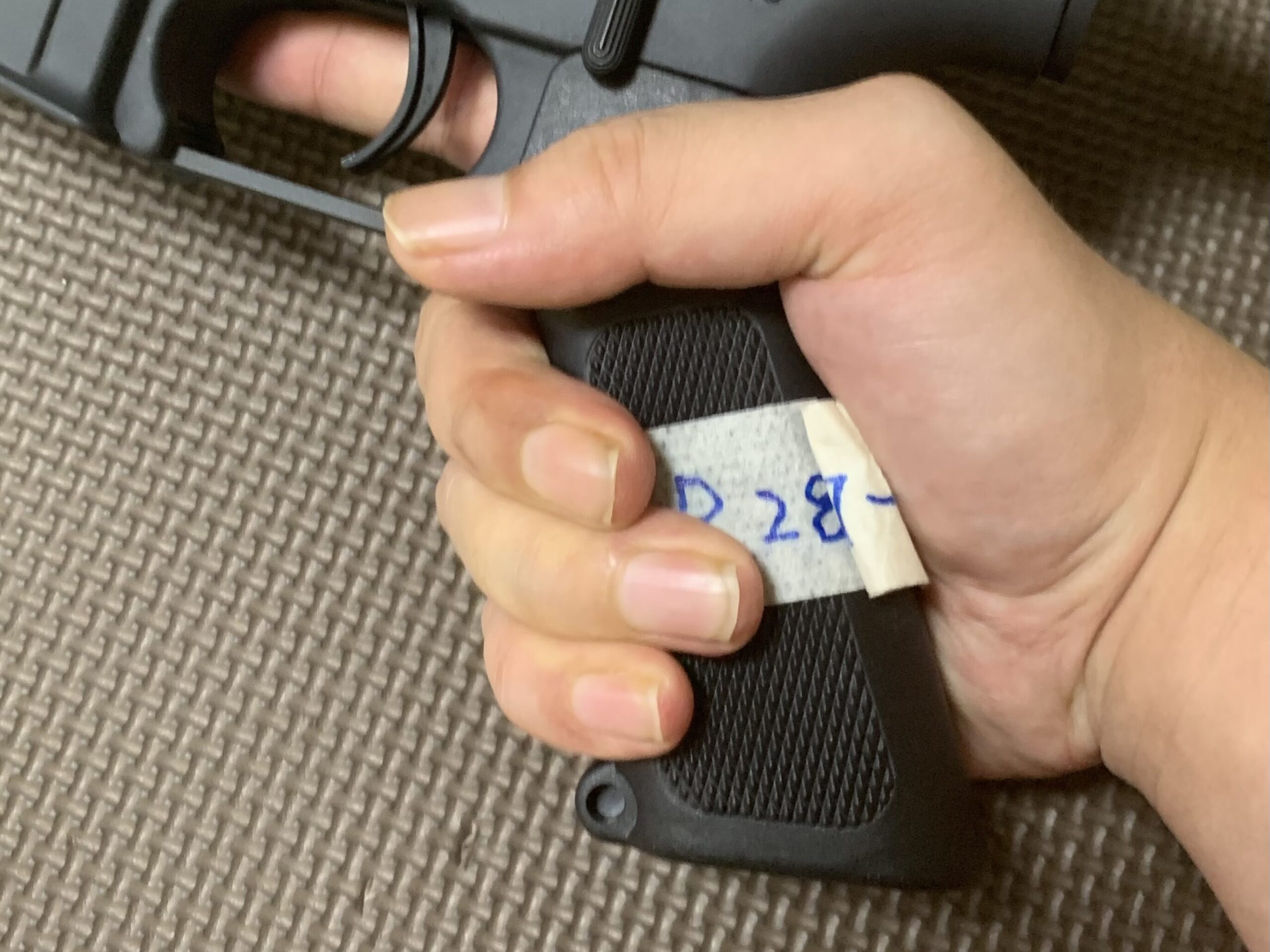 G&P XM177E1 AEG グリップを握る